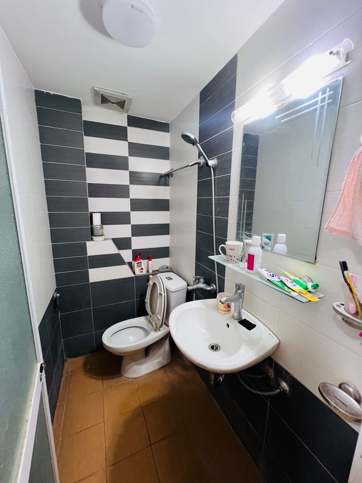 Bán nhà Hoàng Mai - diện tích 30m2 4 tầng - giá 8,68 tỷ