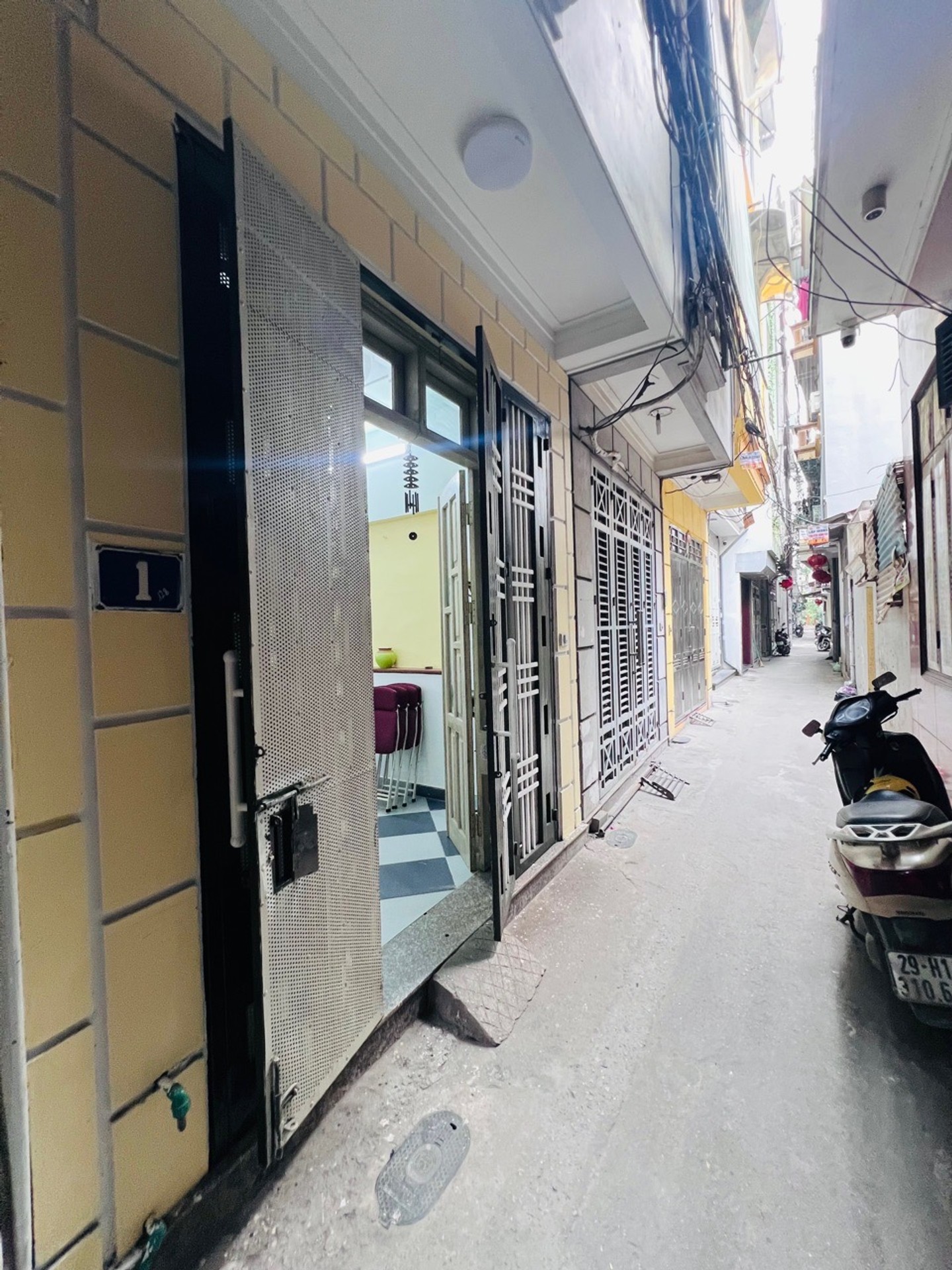 Bán nhà Hoàng Mai - diện tích 30m2 4 tầng - giá 8,68 tỷ