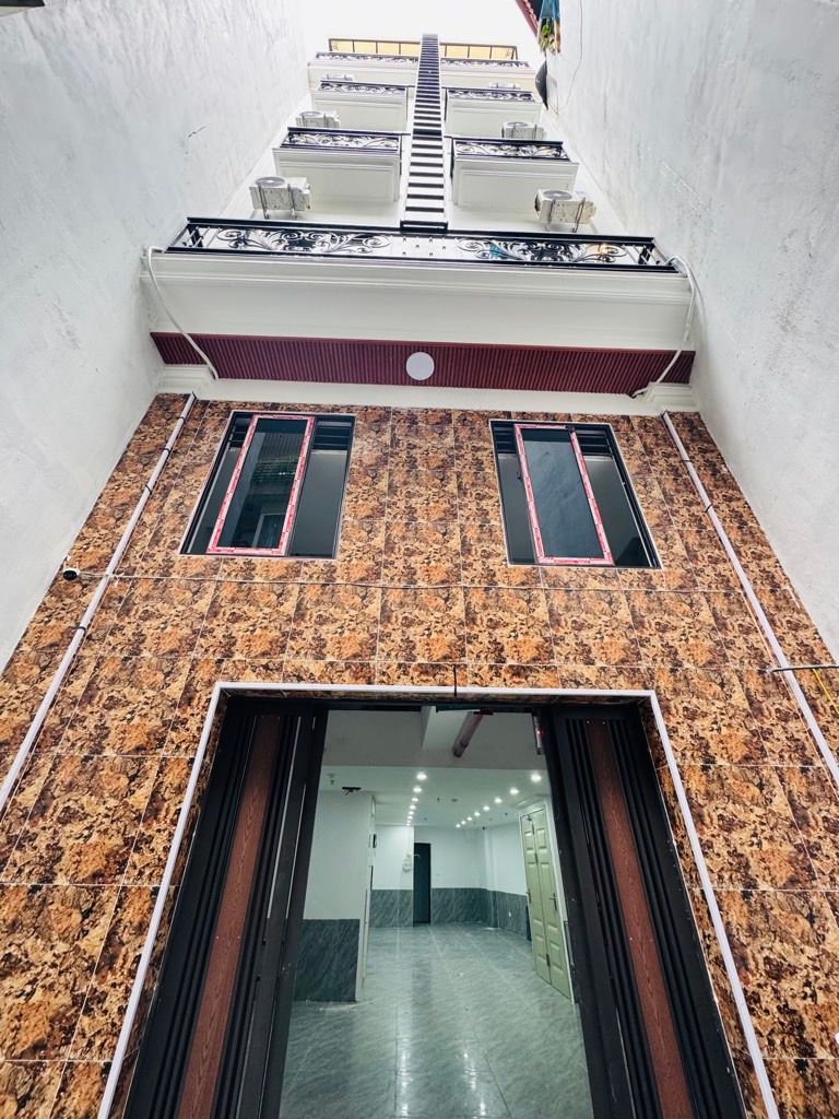 Bán nhà Minh Khai - diện tích 96m2 7 tầng - Thang máy - giá 25 tỷ