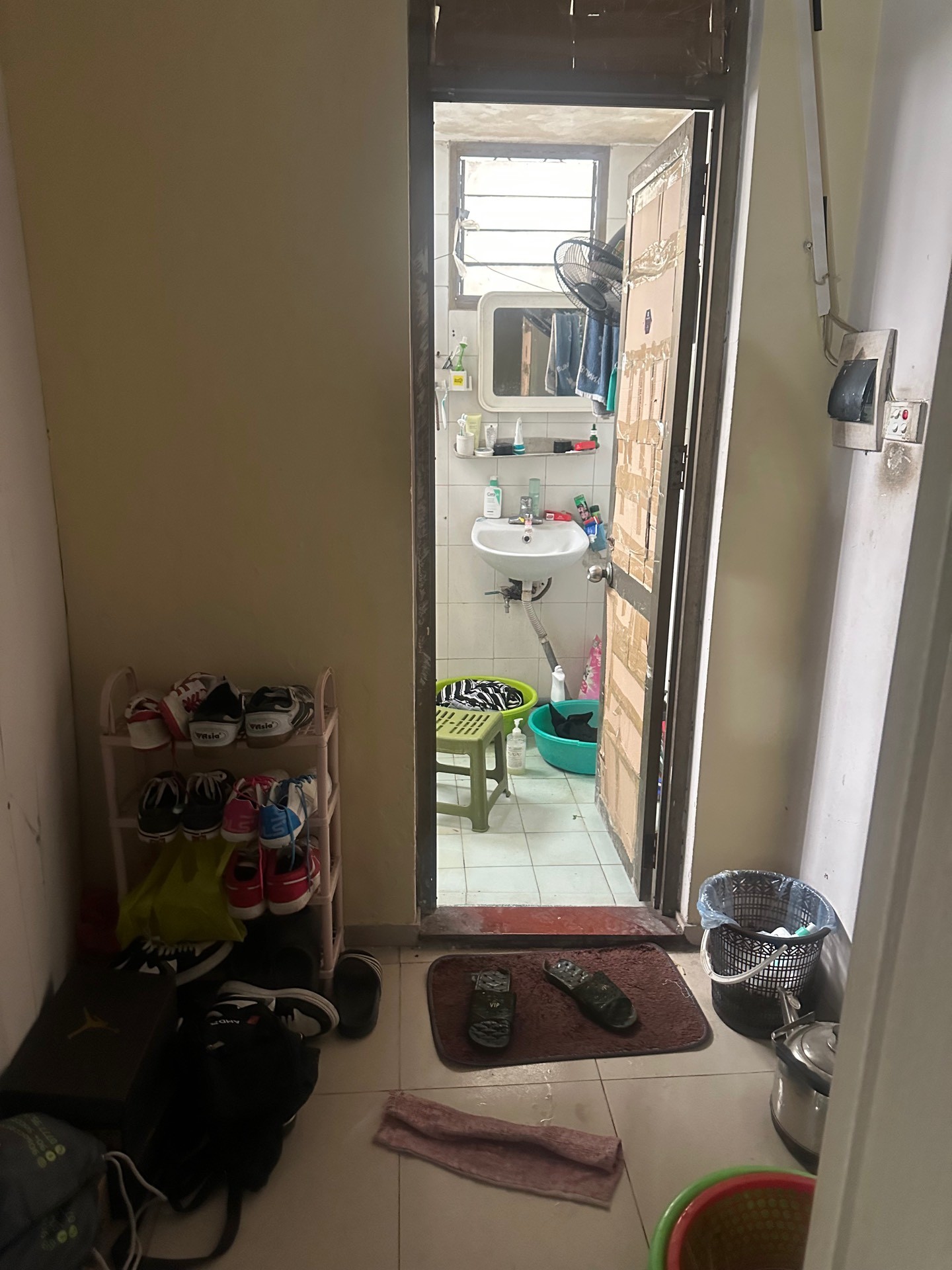 Bán nhà Đại La - diện tích 37m2 4 tầng - Nhà cũ cho thuê 20 triệu/tháng - giá 9,5 tỷ
