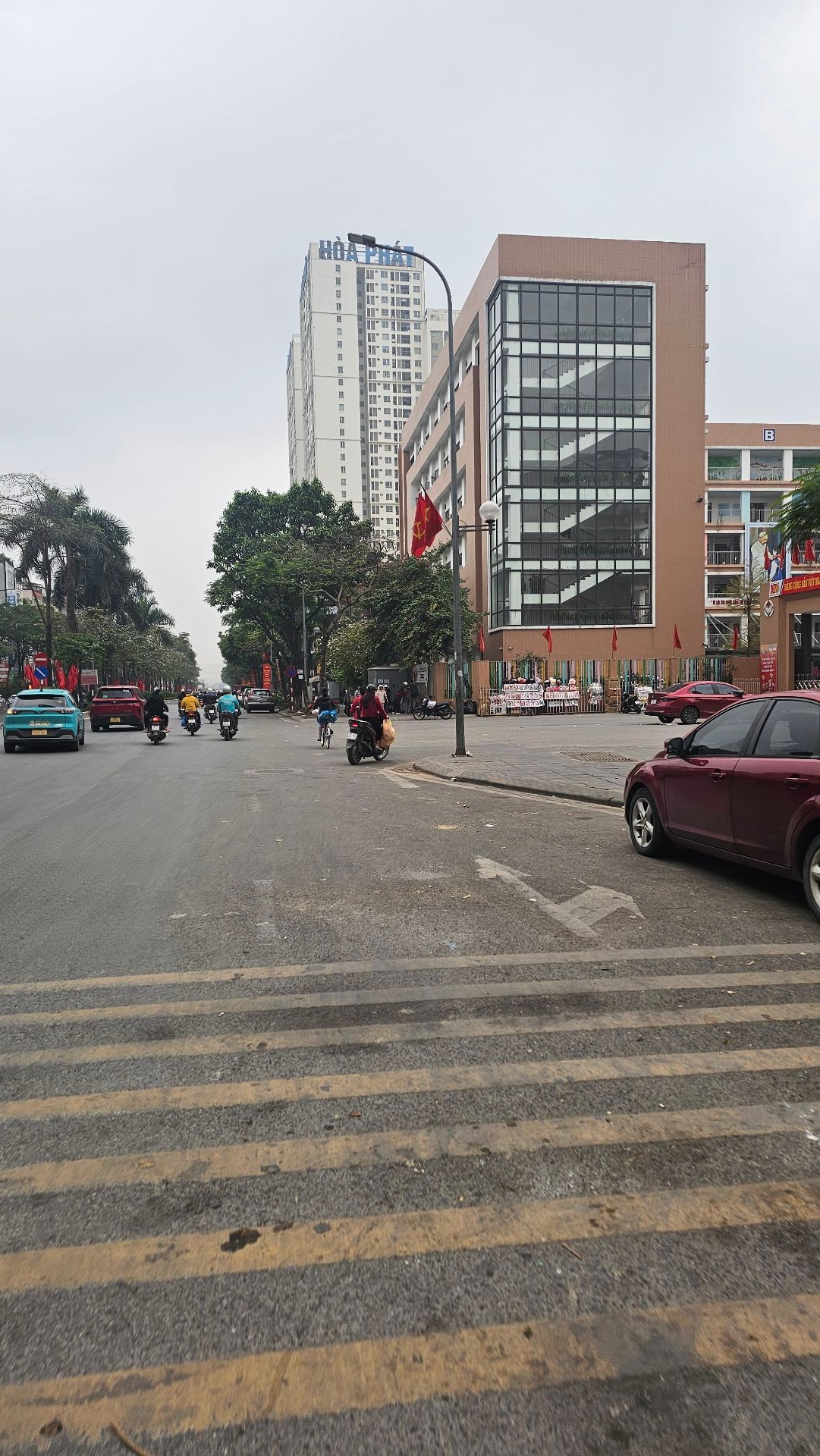 Bán nhà Tân Mai - diện tích 43m2 3 tầng - Ba gác đỗ tận cửa - giá 8,38 tỷ