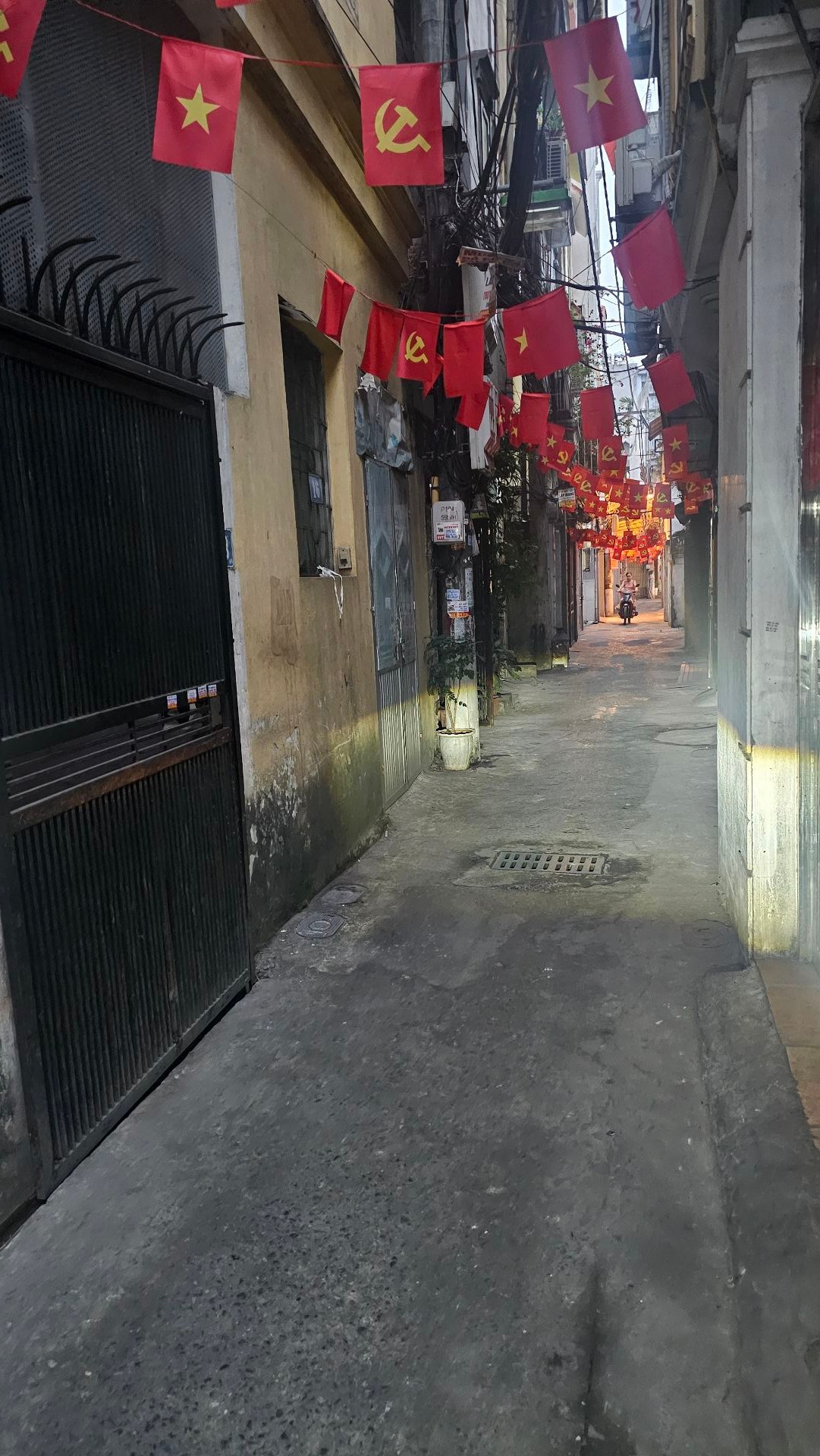 Bán nhà Tân Mai - diện tích 43m2 3 tầng - Ba gác đỗ tận cửa - giá 8,38 tỷ