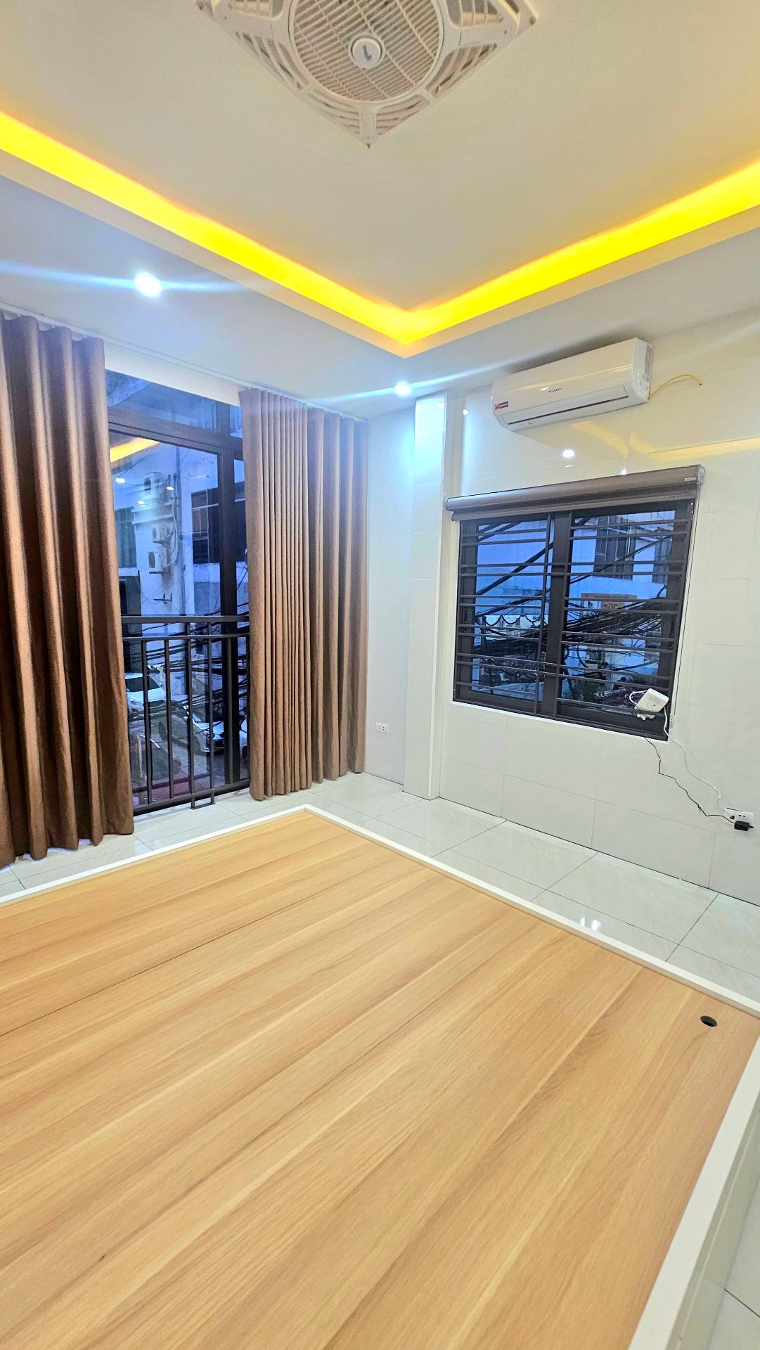 Bán nhà Lạc Trung - diện tích 44m2 5 tầng - Ô TÔ VÀO NHÀ - giá 15,2 tỷ