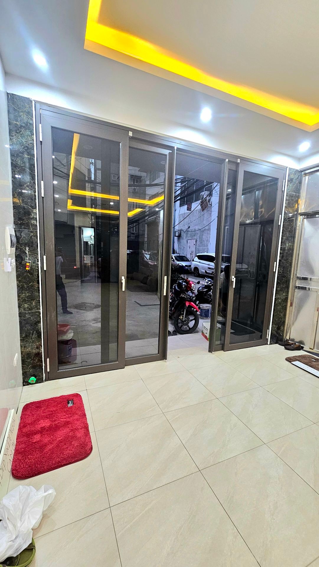 Bán nhà Lạc Trung - diện tích 44m2 5 tầng - Ô TÔ VÀO NHÀ - giá 15,2 tỷ