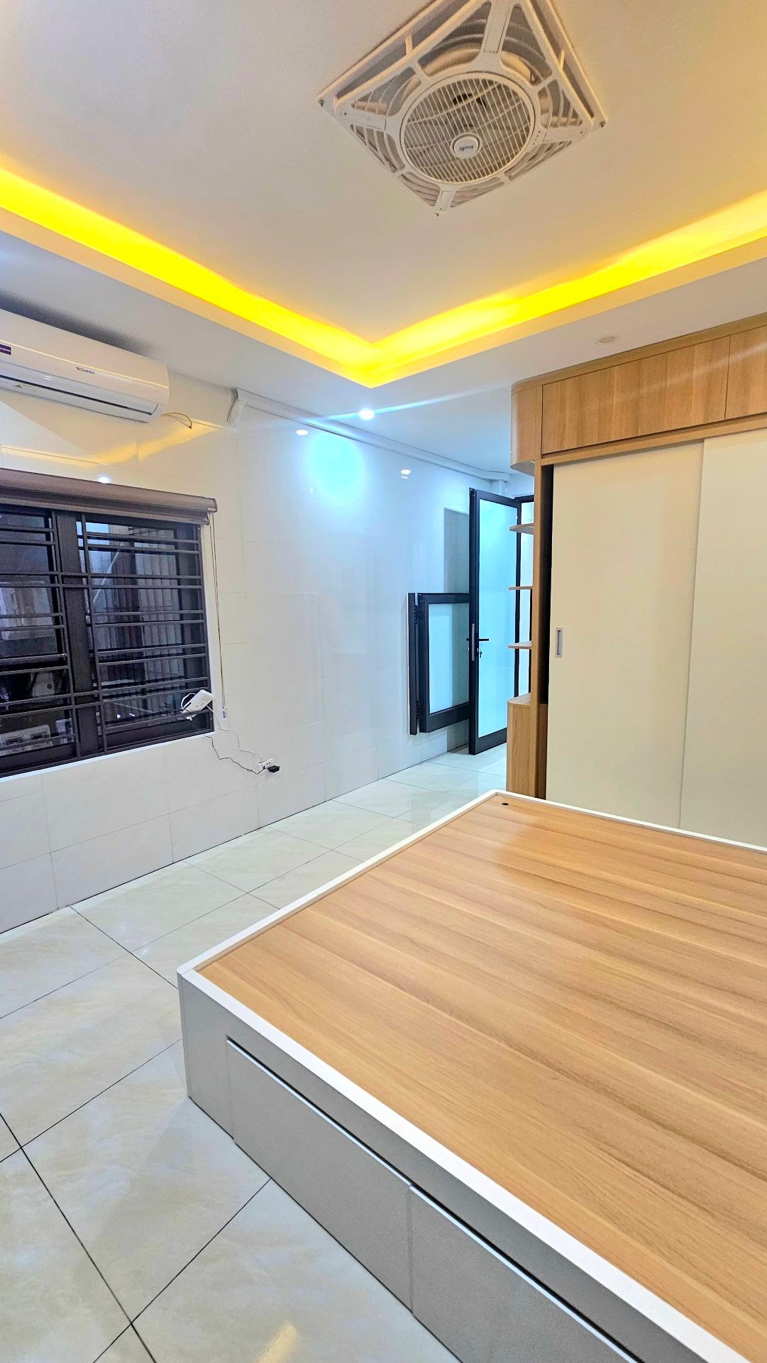 Bán nhà Lạc Trung - diện tích 44m2 5 tầng - Ô TÔ VÀO NHÀ - giá 15,2 tỷ