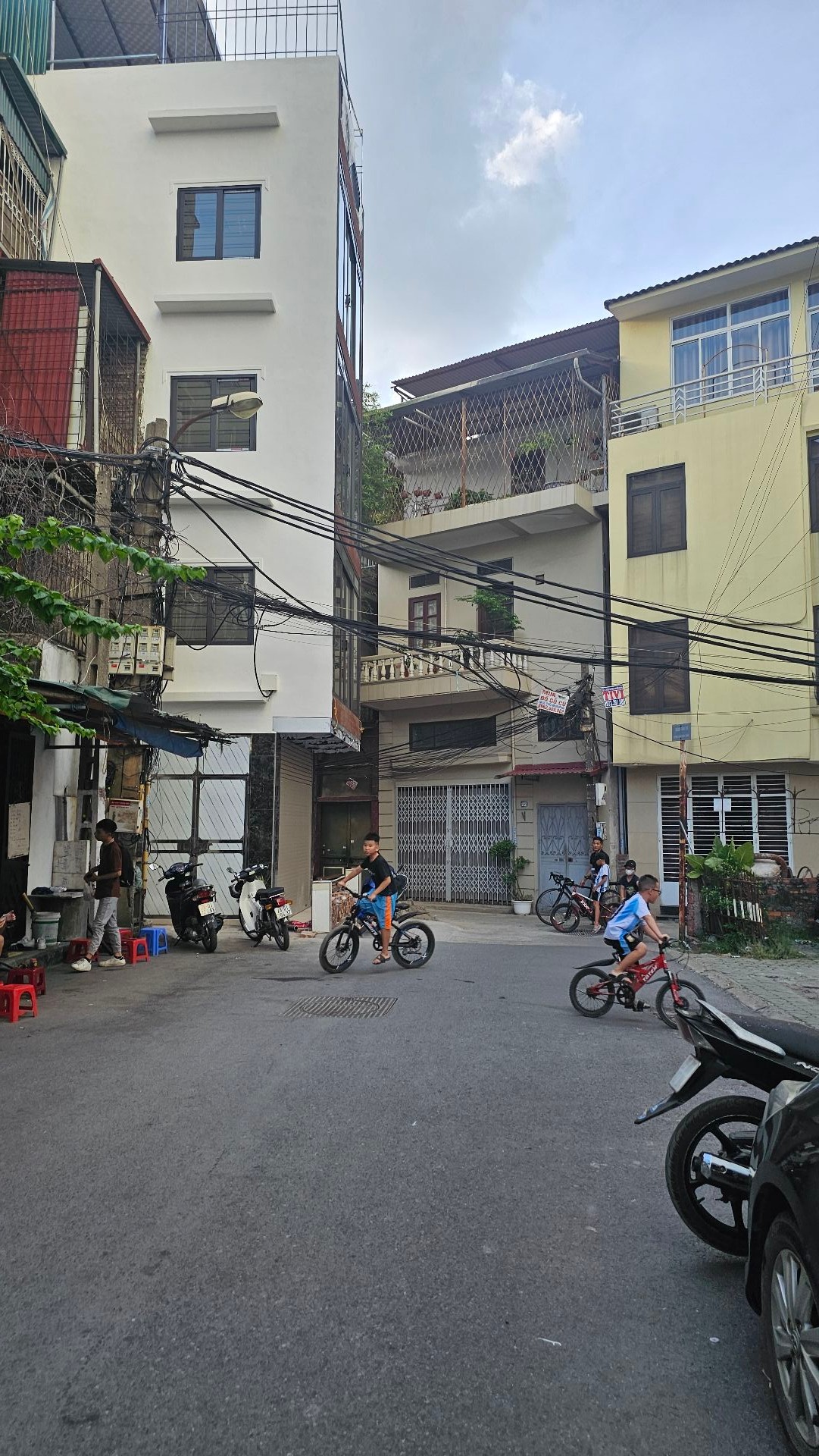 Bán nhà Lạc Trung - diện tích 44m2 5 tầng - Ô TÔ VÀO NHÀ - giá 15,2 tỷ