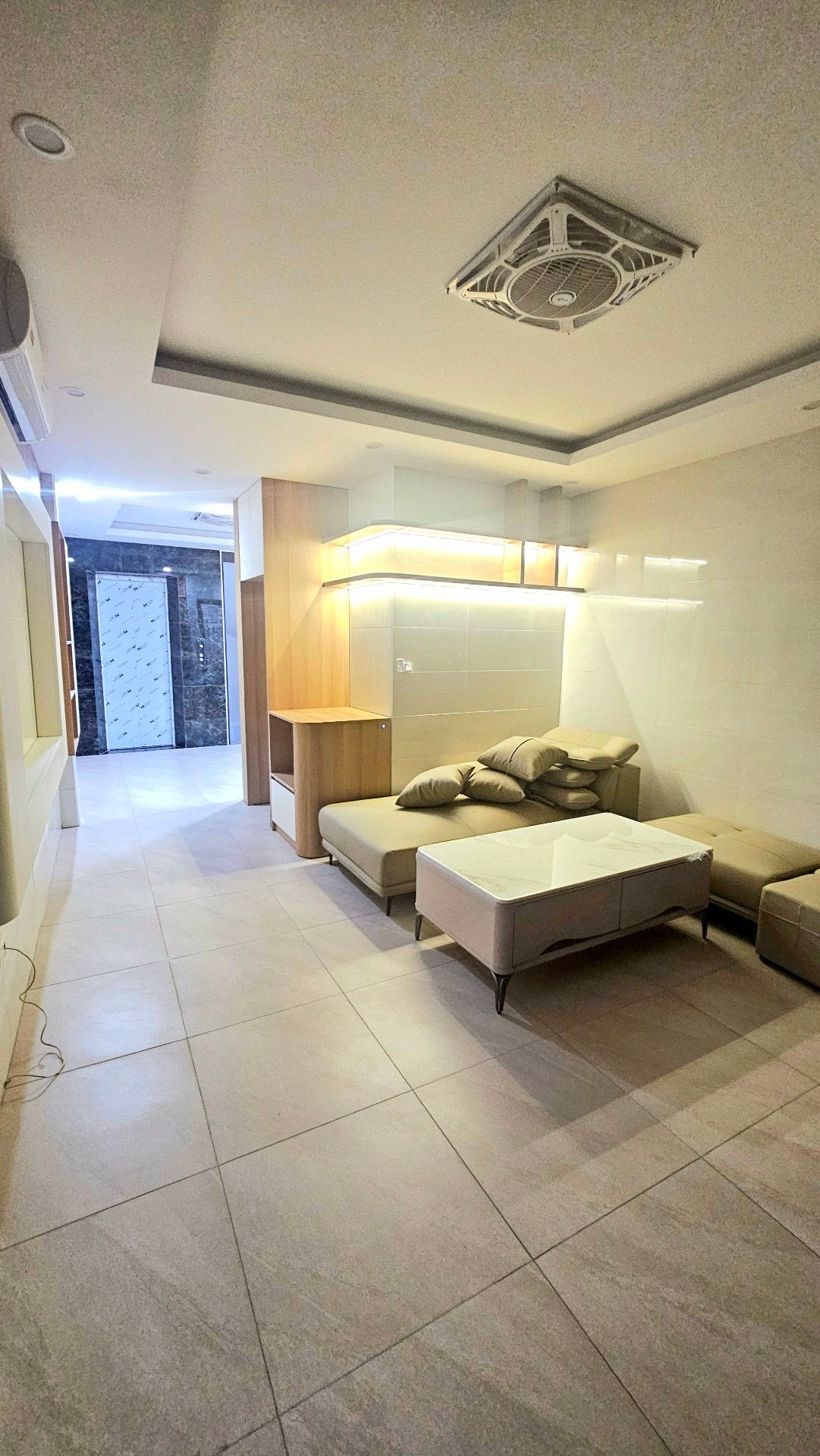 Bán nhà Lạc Trung - diện tích 44m2 5 tầng - Ô TÔ VÀO NHÀ - giá 15,2 tỷ