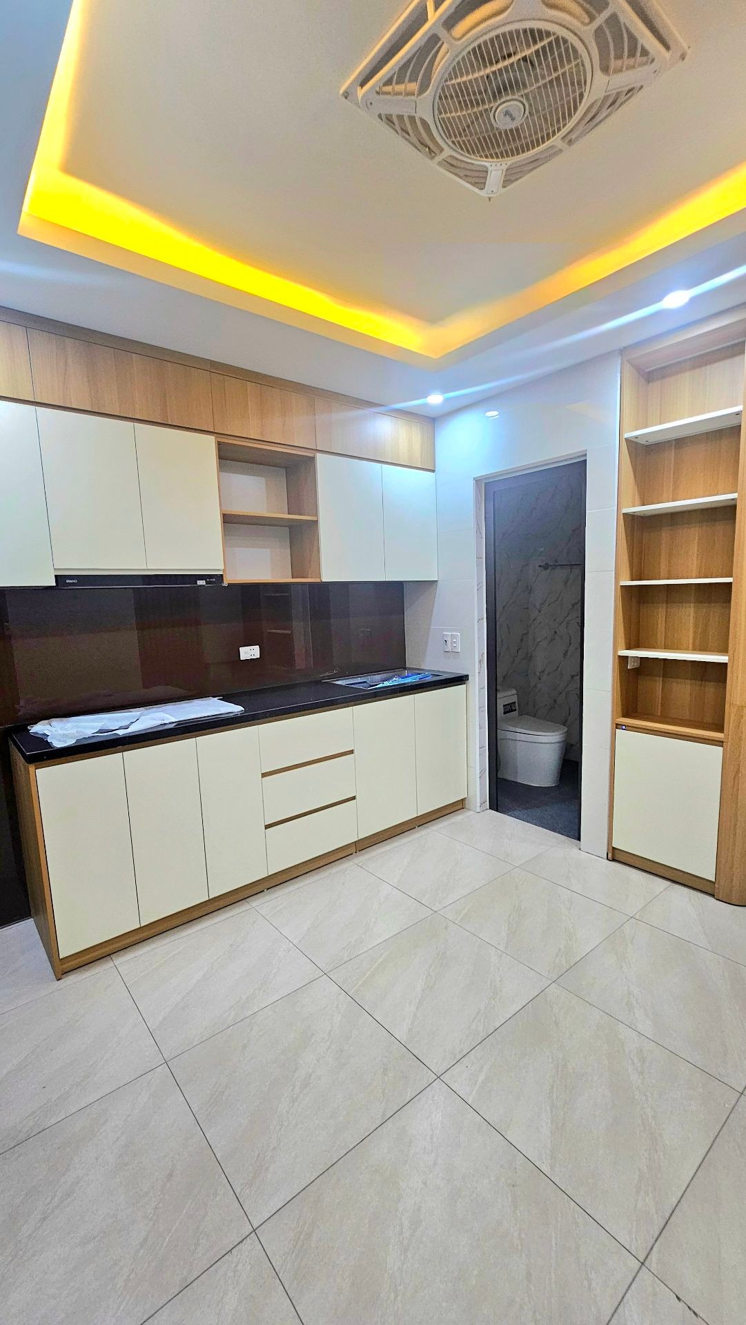 Bán nhà Lạc Trung - diện tích 44m2 5 tầng - Ô TÔ VÀO NHÀ - giá 15,2 tỷ