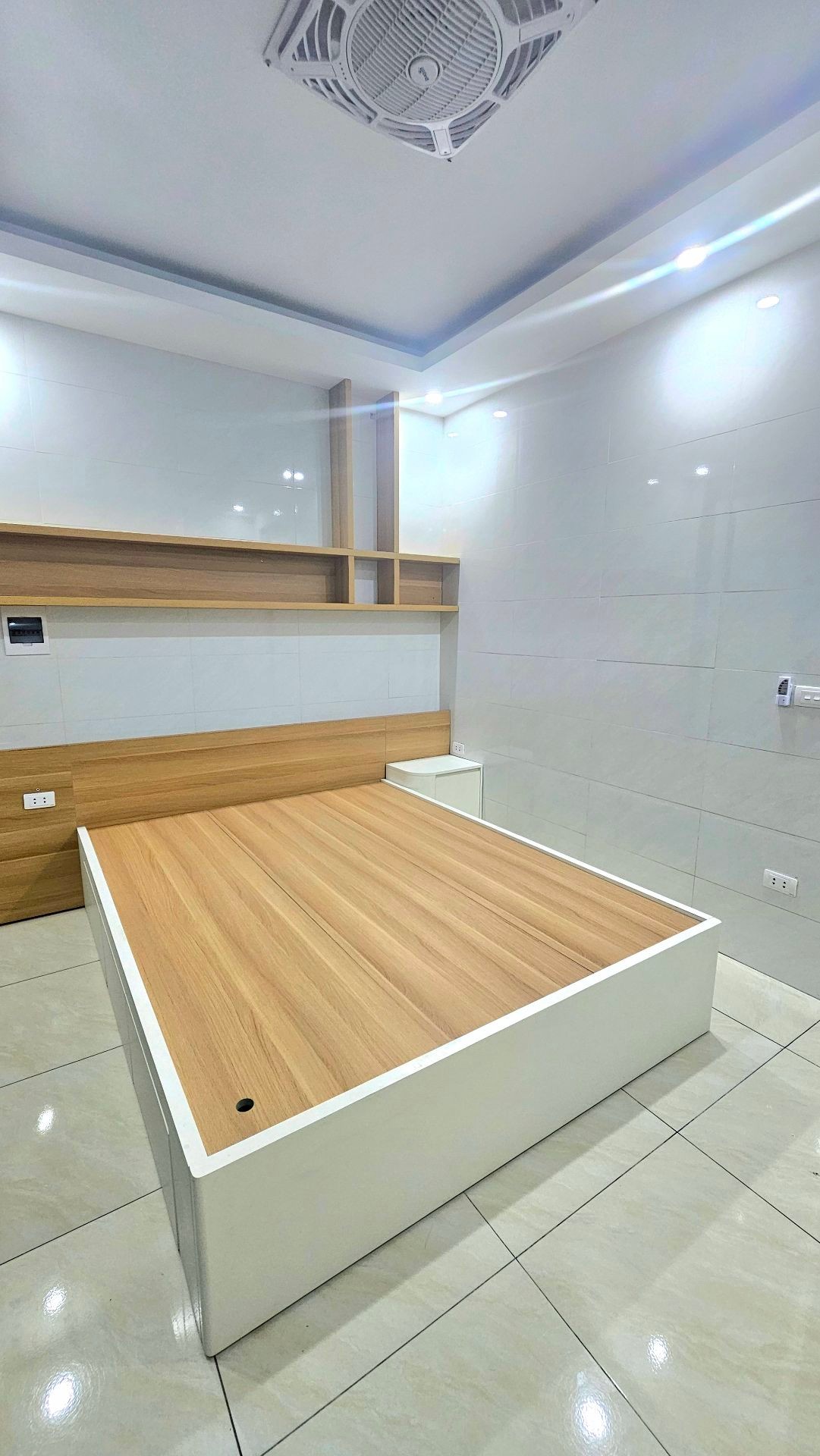 Bán nhà Lạc Trung - diện tích 44m2 5 tầng - Ô TÔ VÀO NHÀ - giá 15,2 tỷ