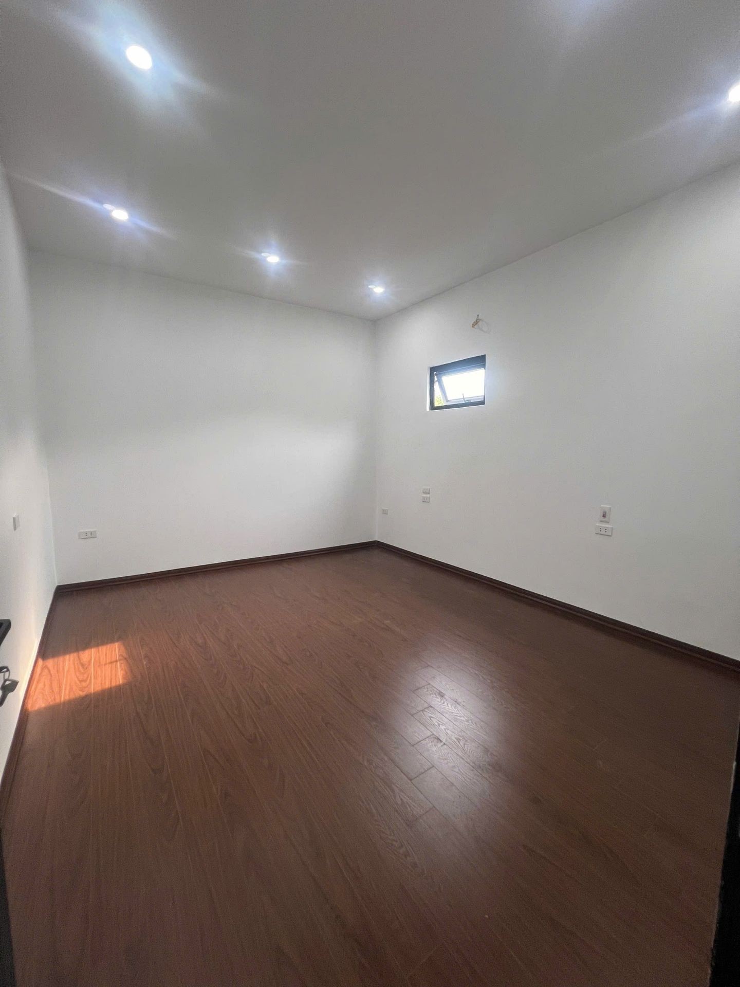Bán nhà Tân Mai - diện tích 32m2 2 tầng - Nhà đẹp hiếm có - giá 2,5 tỷ