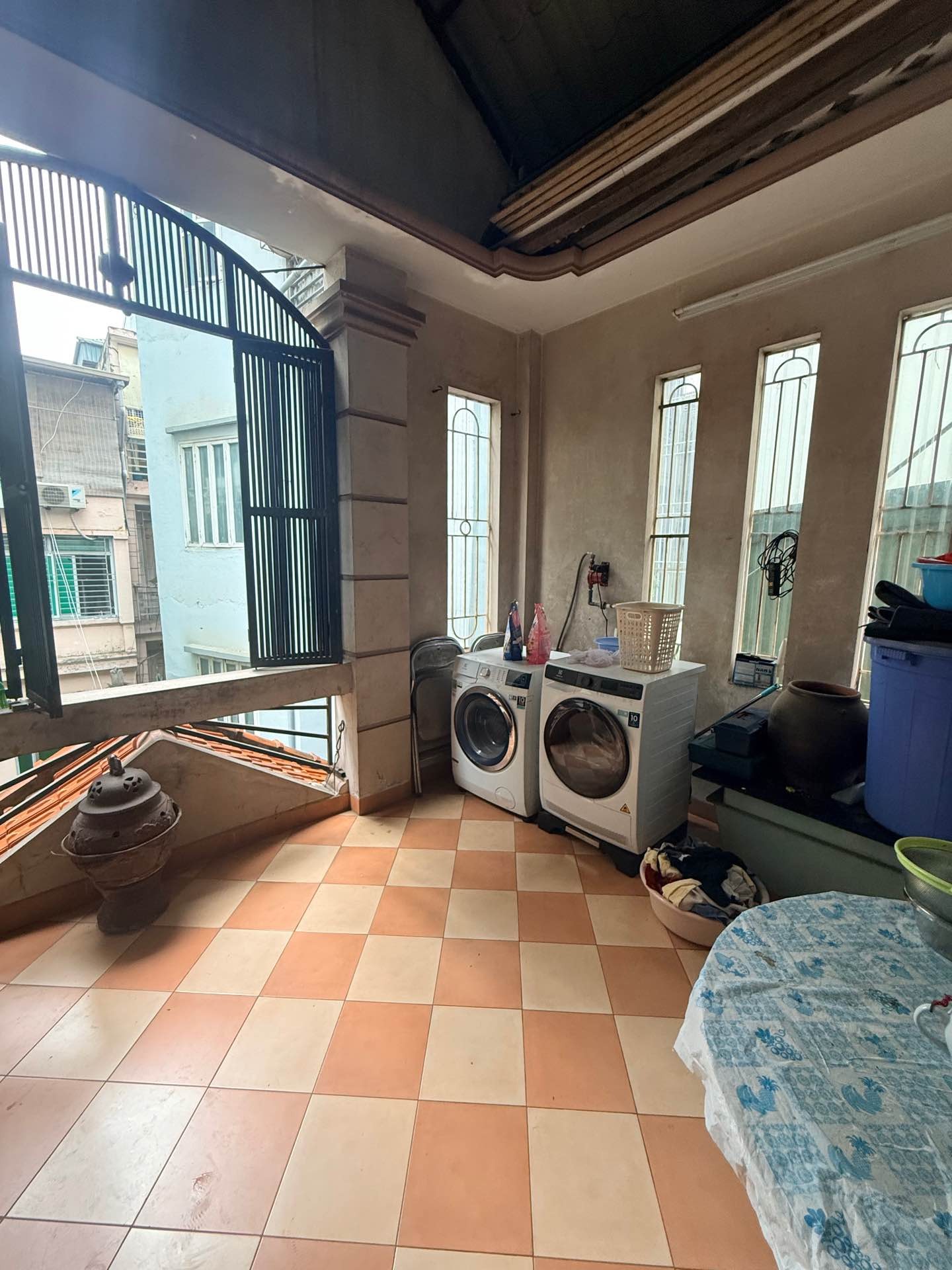 Bán nhà Nguyễn Khoái - diện tích 85m2 4 tầng - Nhà đẹp hiếm có - giá 13,5 tỷ