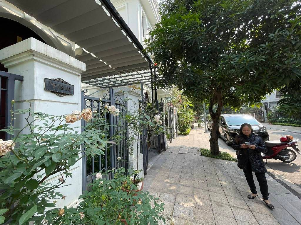 Bán nhà Vinhomes Green Bay - diện tích 156m2 5 tầng - Biệt thự 3 mặt thoáng - giá 105 tỷ