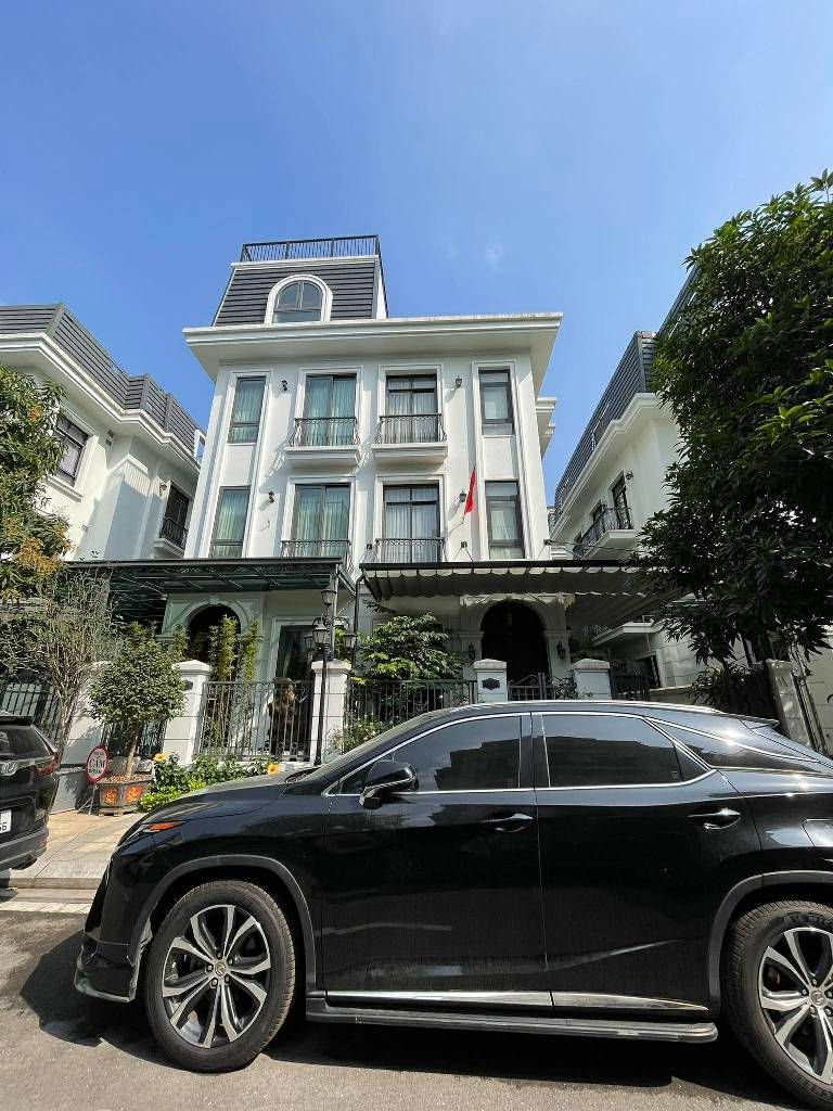 Bán nhà Vinhomes Green Bay - diện tích 156m2 5 tầng - Biệt thự 3 mặt thoáng - giá 105 tỷ