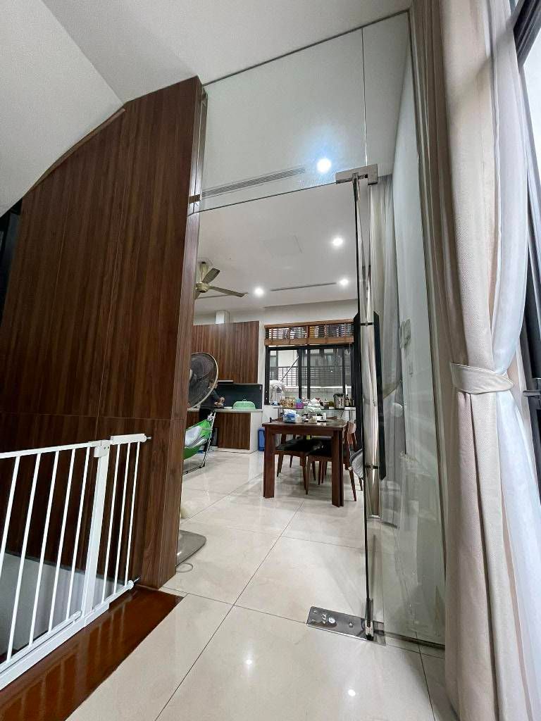 Bán nhà Vinhomes Green Bay - diện tích 156m2 5 tầng - Biệt thự 3 mặt thoáng - giá 105 tỷ