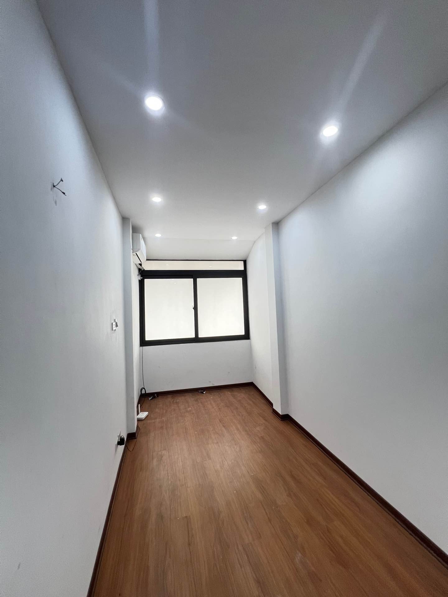 Bán nhà Hai Bà Trưng - diện tích 17m2 5 tầng - Ngõ thông - giá 5,6 tỷ