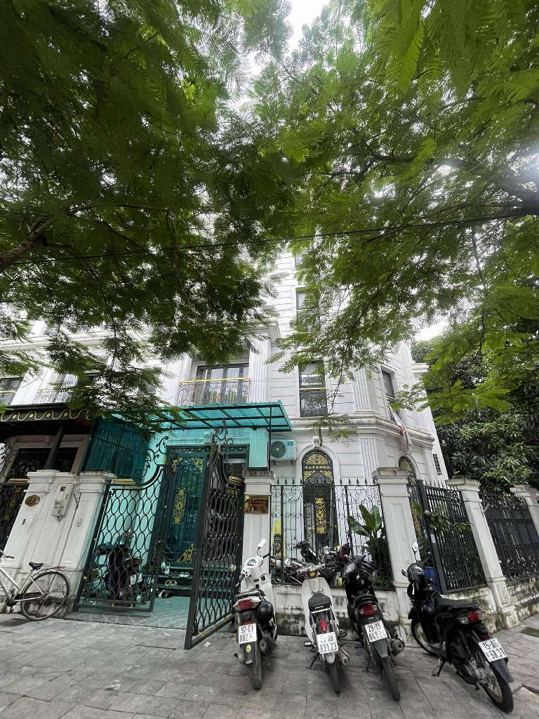 Bán nhà Ngõ 127 - diện tích 133m2 5 tầng - Lô góc 2 mặt thoáng - giá 6,8 tỷ