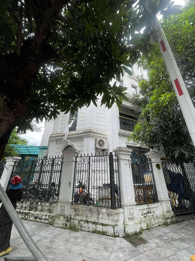 Bán nhà Ngõ 127 - diện tích 133m2 5 tầng - Lô góc 2 mặt thoáng - giá 6,8 tỷ