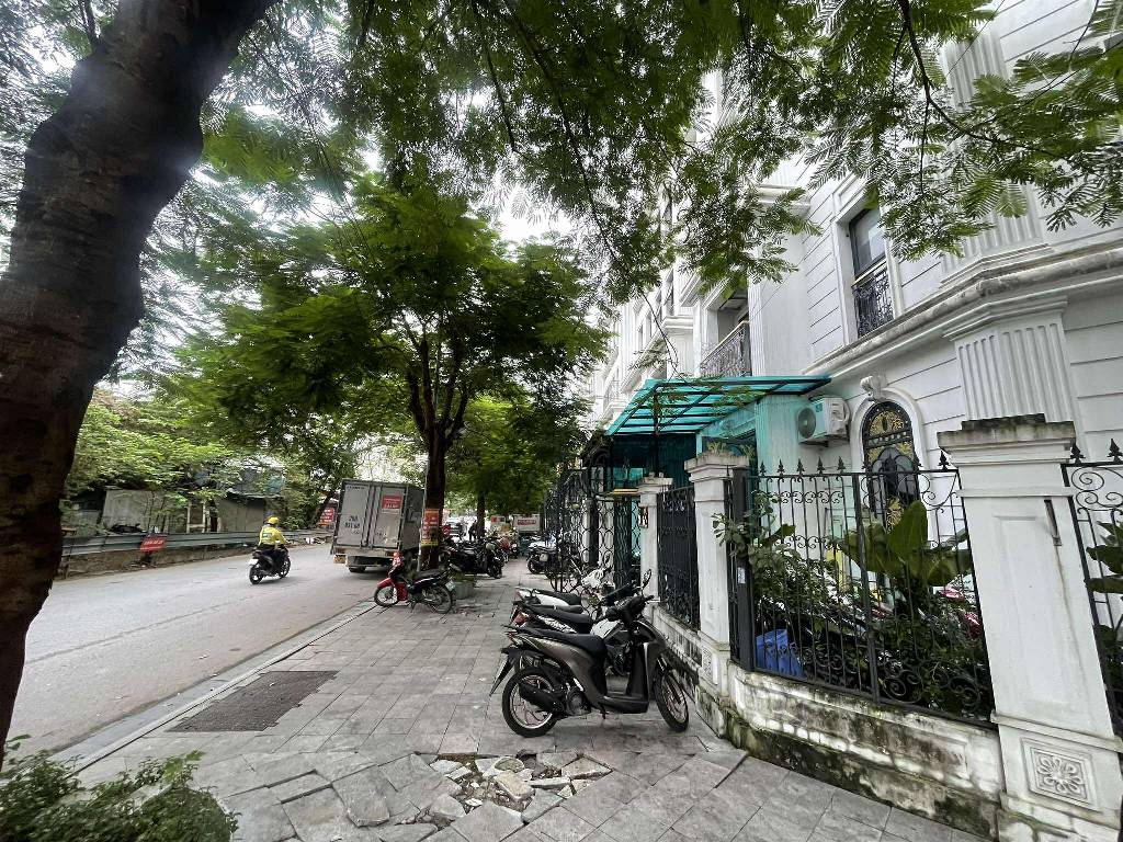 Bán nhà Ngõ 127 - diện tích 133m2 5 tầng - Lô góc 2 mặt thoáng - giá 6,8 tỷ