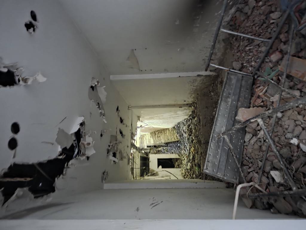 Bán nhà Trần Hữu Tước - diện tích 68.3m2 5 tầng - Ô Tô - giá 29 tỷ