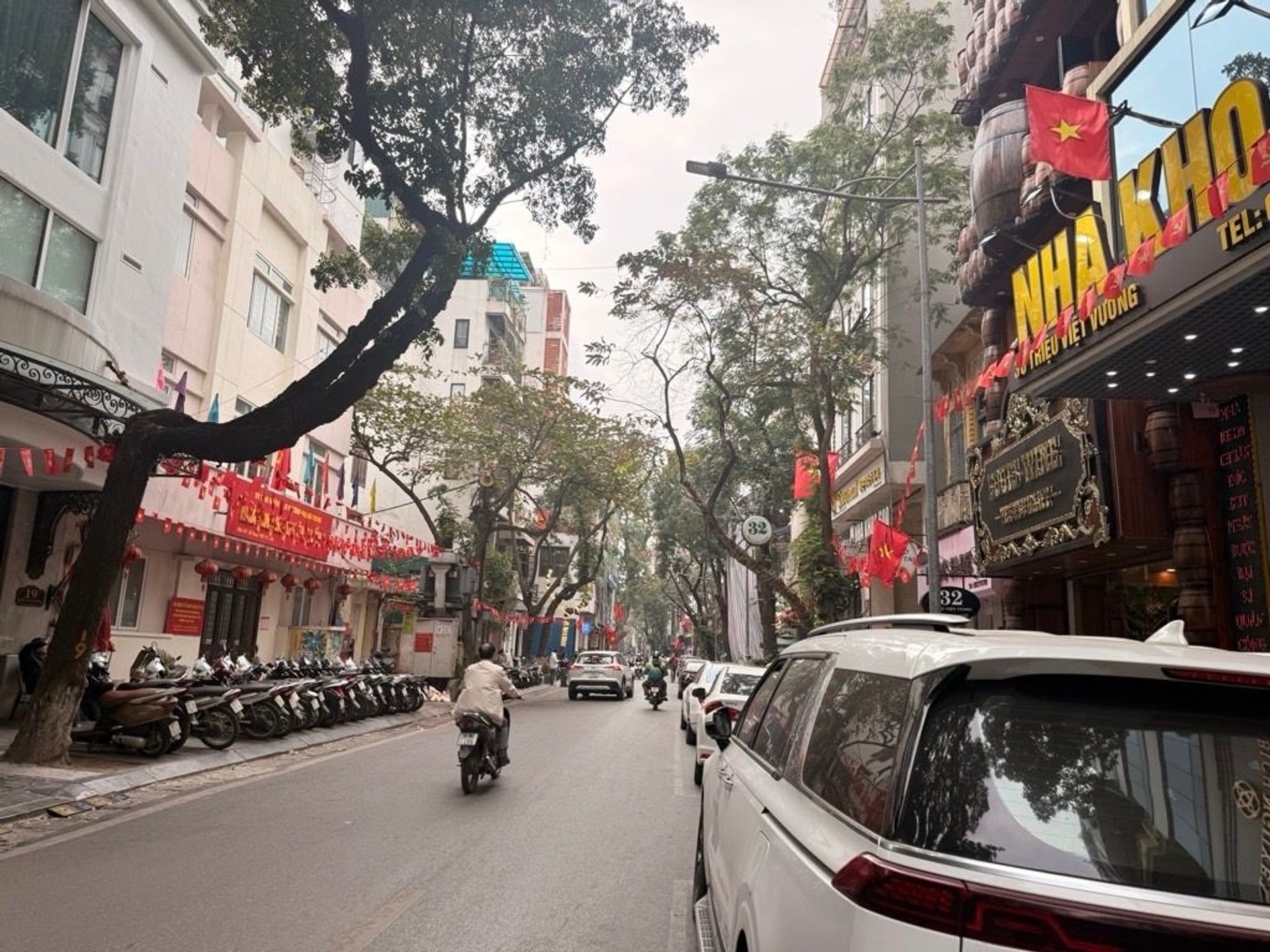 Bán nhà Triệu Việt Vương - diện tích 267m2 5 tầng - Mặt phố VIP, sát hồ Hoàn Kiếm - giá 454 tỷ