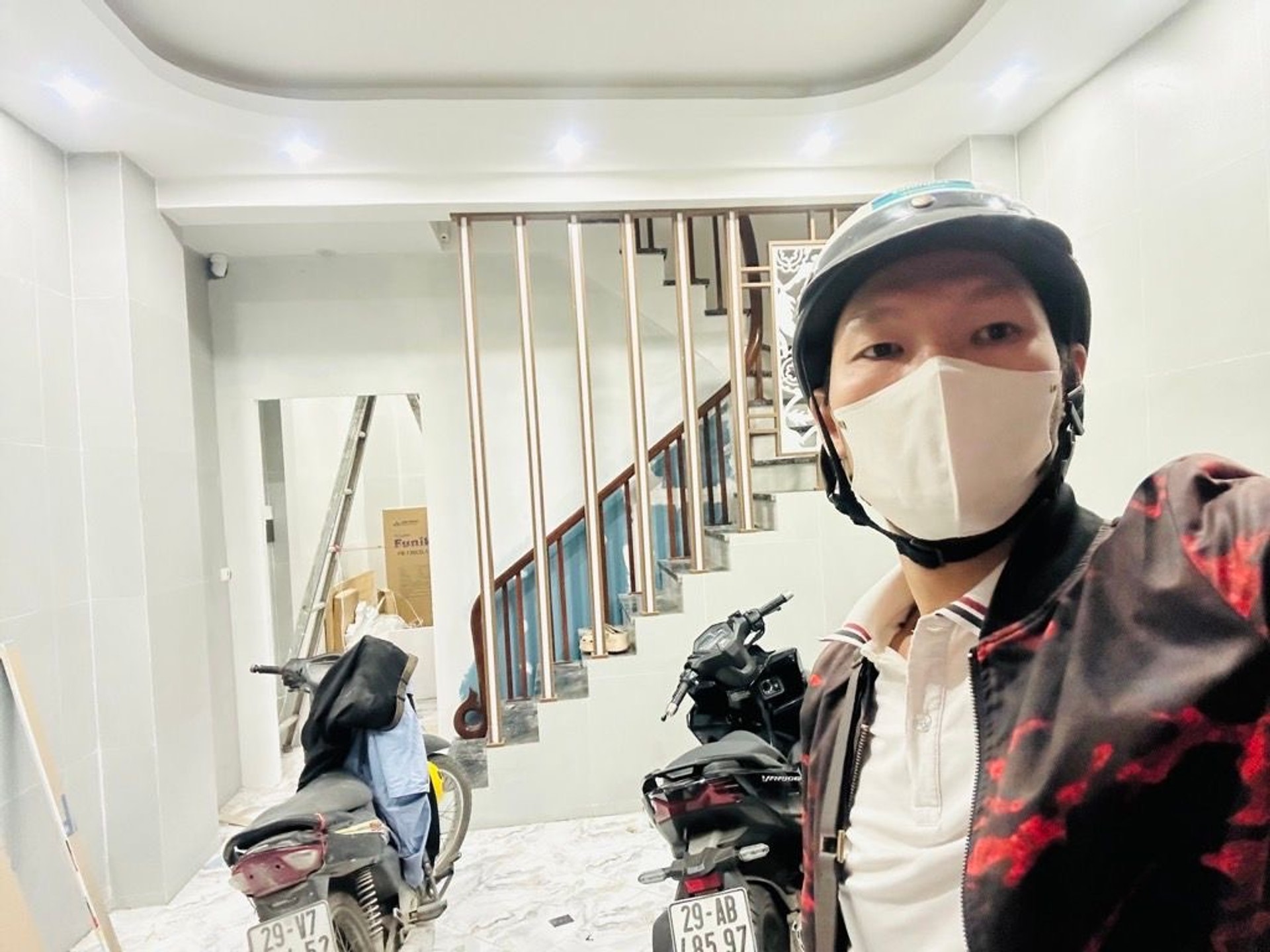 Bán nhà Hai Bà Trưng - diện tích 41m2 5 tầng - Nhà đẹp full nội thất - giá 14,5 tỷ