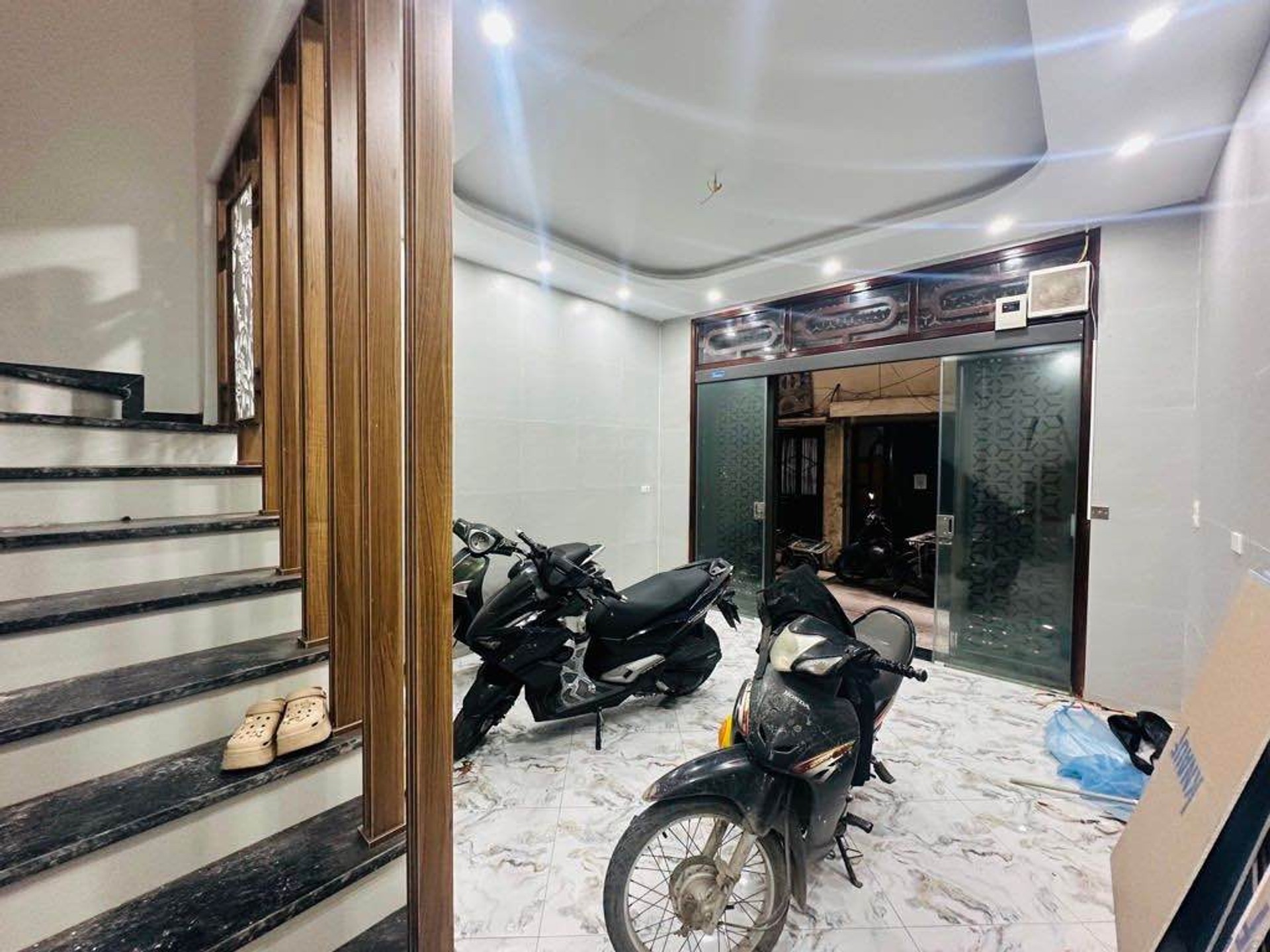Bán nhà Hai Bà Trưng - diện tích 41m2 5 tầng - Nhà đẹp full nội thất - giá 14,5 tỷ
