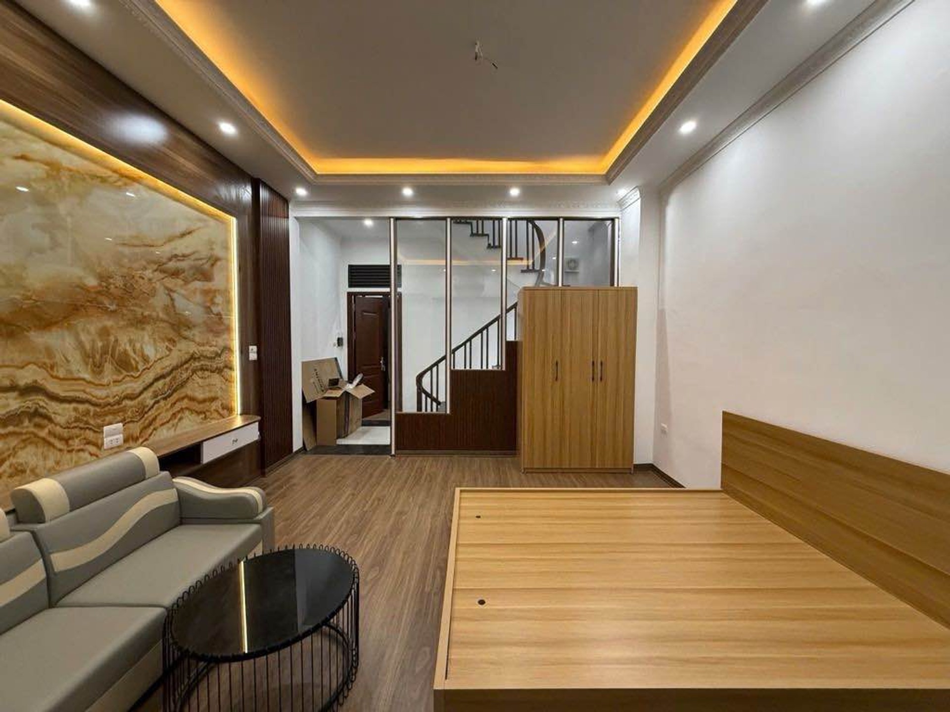 Bán nhà Hai Bà Trưng - diện tích 41m2 5 tầng - Nhà đẹp full nội thất - giá 14,5 tỷ
