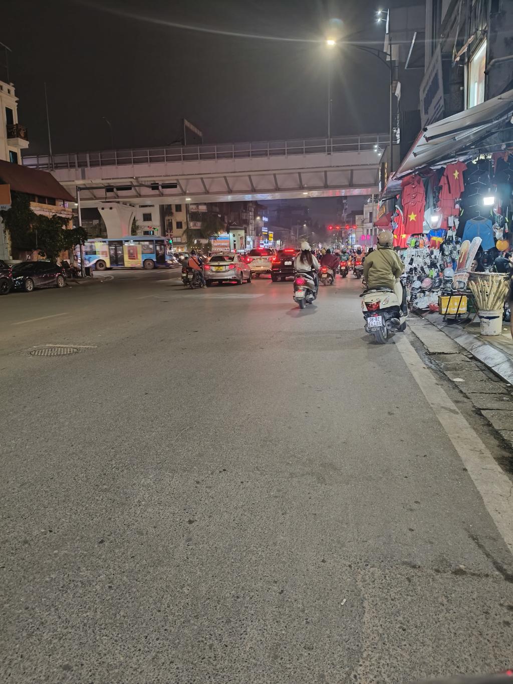 Bán nhà Bạch Mai - diện tích 383m2 9 tầng - TÒA NHÀ MẶT PHỐ ĐỐI DIỆN TRUNG TÂM GHƯƠNG MẠI CHỢ MƠ - giá 227 tỷ