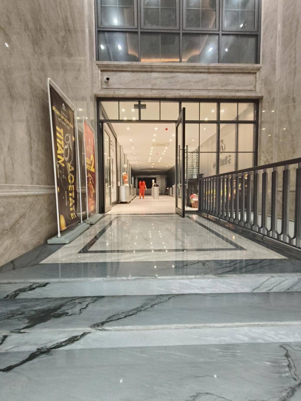 Bán nhà Bạch Mai - diện tích 383m2 9 tầng - TÒA NHÀ MẶT PHỐ ĐỐI DIỆN TRUNG TÂM GHƯƠNG MẠI CHỢ MƠ - giá 227 tỷ