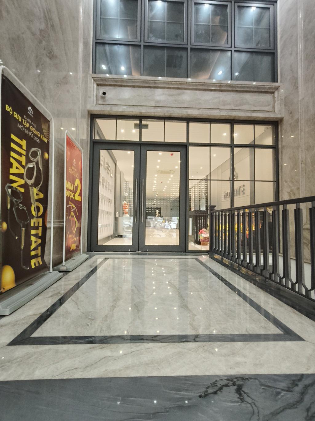 Bán nhà Bạch Mai - diện tích 383m2 9 tầng - TÒA NHÀ MẶT PHỐ ĐỐI DIỆN TRUNG TÂM GHƯƠNG MẠI CHỢ MƠ - giá 227 tỷ