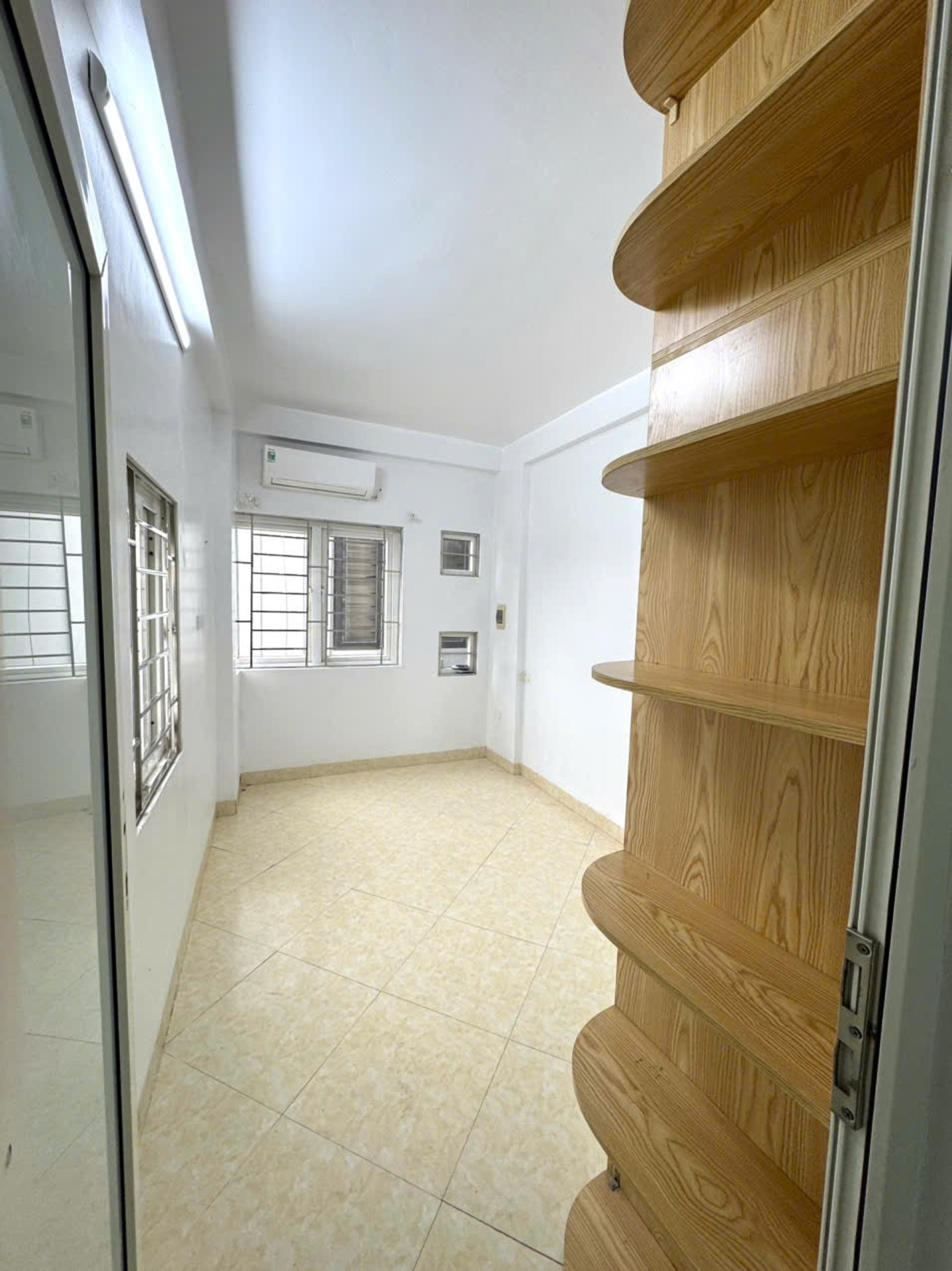 Bán nhà Lĩnh Nam - diện tích 54m2 4 tầng - nhà trong ngõ - giá 3,9 tỷ