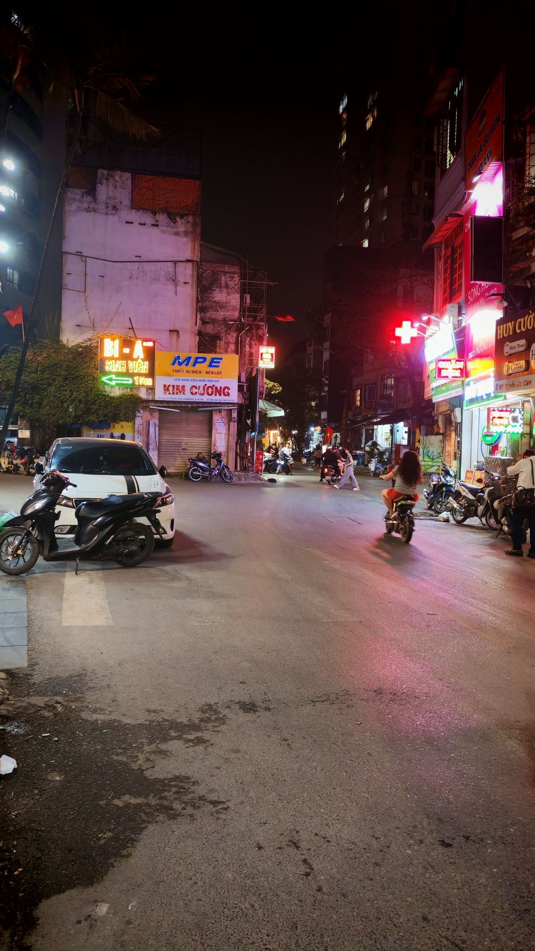 Bán nhà Nguyễn Đức Cảnh - diện tích 190m2 1 tầng - ô tô tránh - giá 79 tỷ