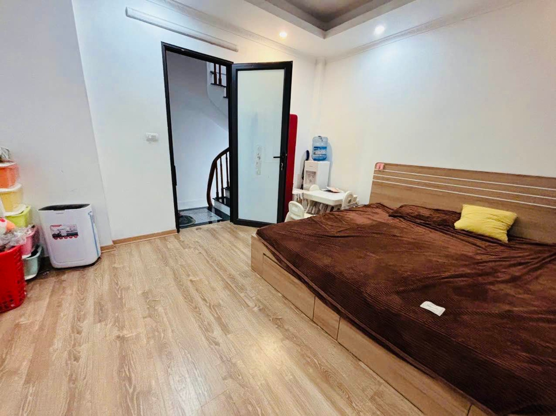 Bán nhà Sở Thượng - diện tích 40m2 5 tầng - Nhà đẹp, đầy đủ nội thất - giá 7,7 tỷ