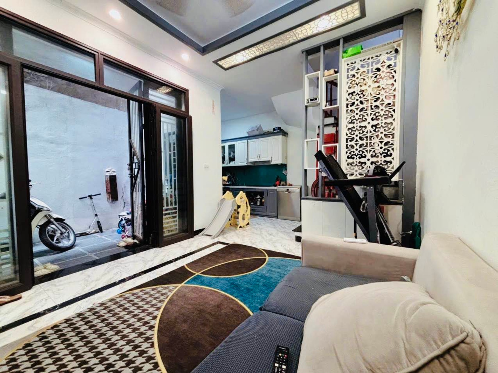 Bán nhà Sở Thượng - diện tích 40m2 5 tầng - Nhà đẹp, đầy đủ nội thất - giá 7,7 tỷ