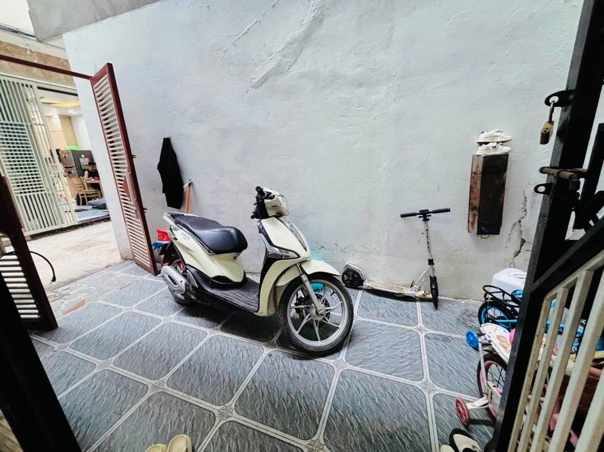 Bán nhà Sở Thượng - diện tích 40m2 5 tầng - Nhà đẹp, đầy đủ nội thất - giá 7,7 tỷ
