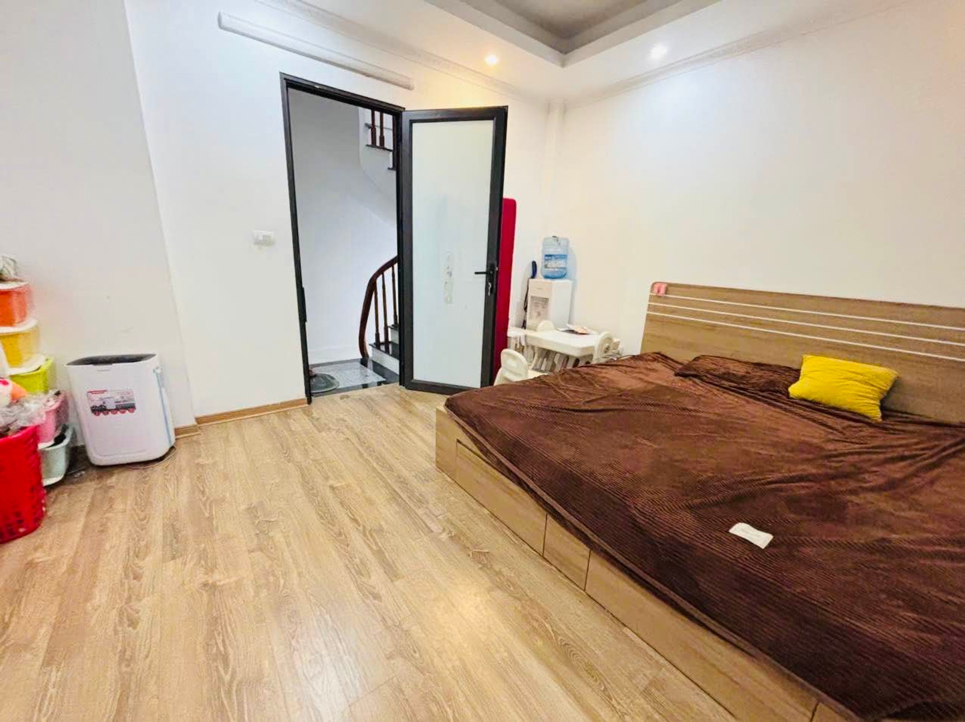 Bán nhà Sở Thượng - diện tích 40m2 5 tầng - Nhà đẹp, đầy đủ nội thất - giá 7,7 tỷ