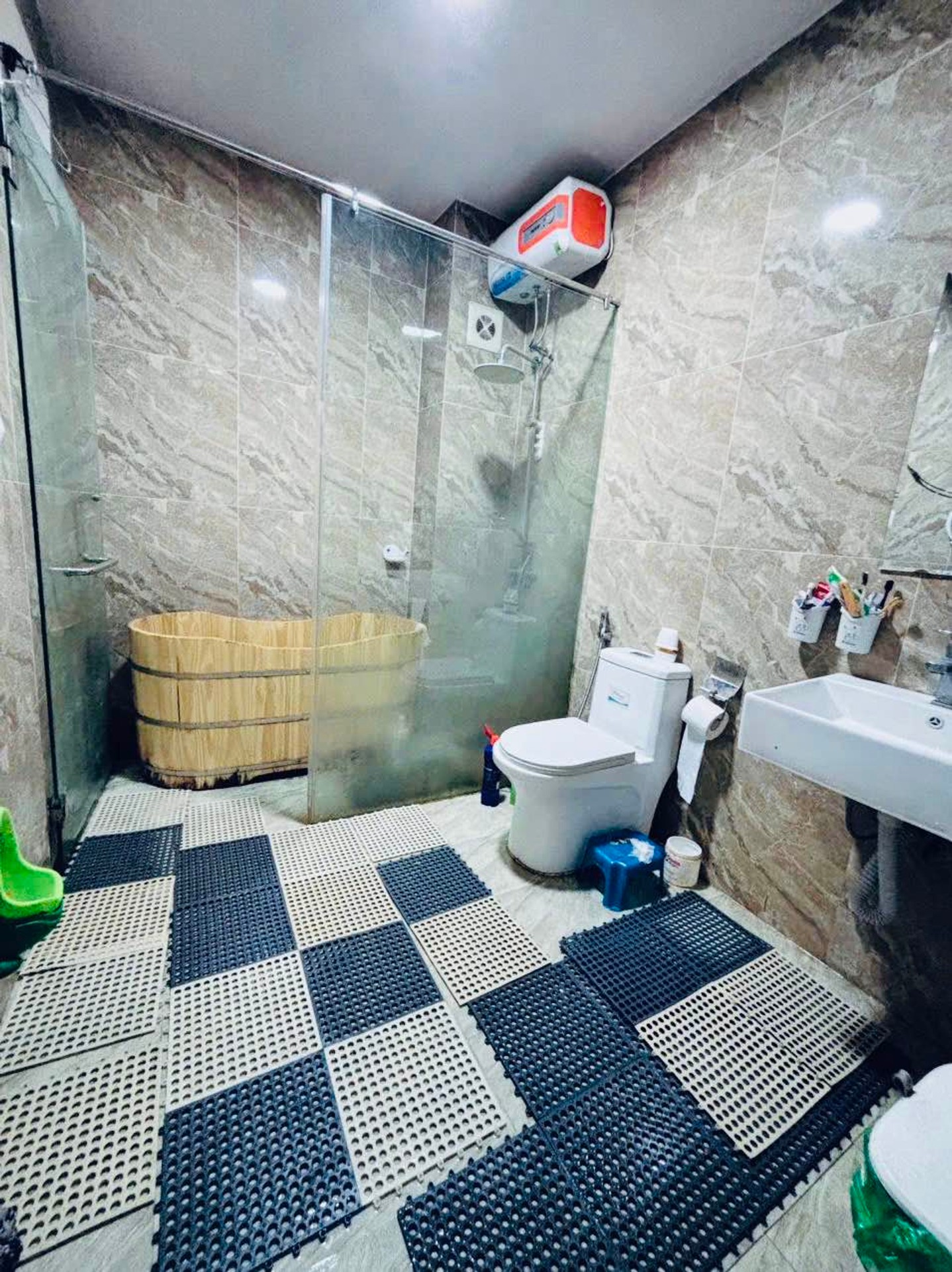 Bán nhà Sở Thượng - diện tích 40m2 5 tầng - Nhà đẹp, đầy đủ nội thất - giá 7,7 tỷ