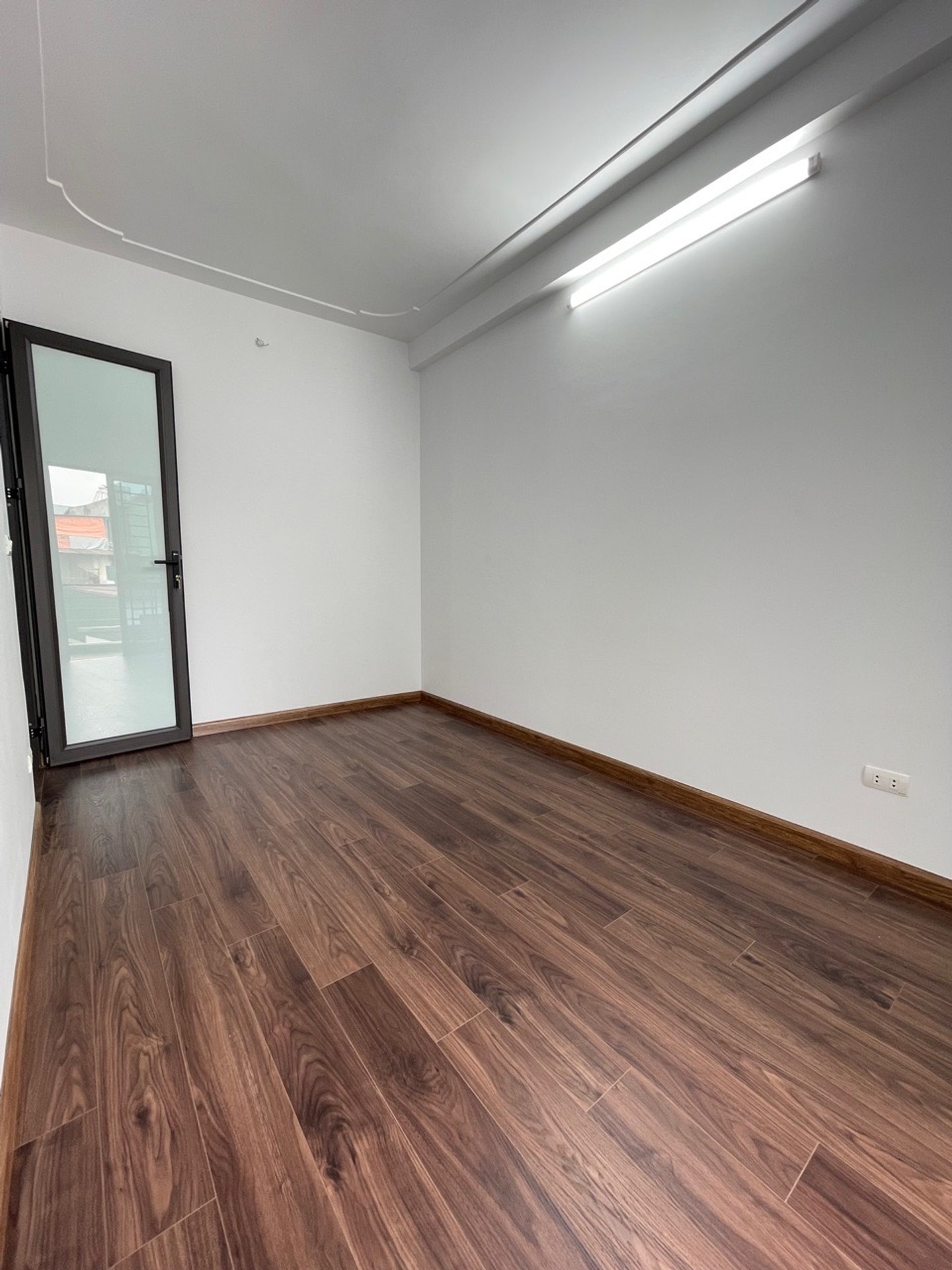 Bán nhà Bùi Xương Trạch - diện tích 33m2 4 tầng - Ô TÔ ĐẬU CỔNG QUA NHÀ - giá 4,5 tỷ