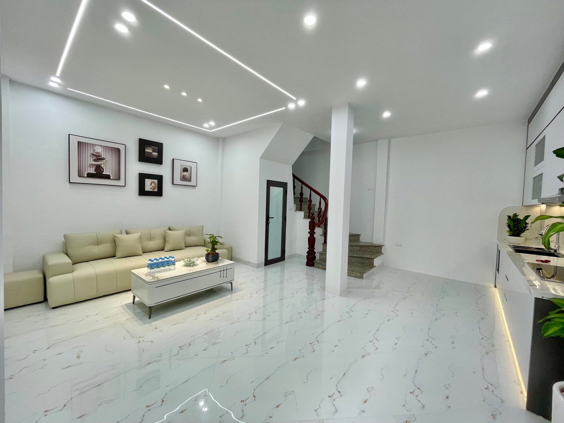 Bán nhà Bùi Xương Trạch - diện tích 33m2 4 tầng - Ô TÔ ĐẬU CỔNG QUA NHÀ - giá 4,5 tỷ