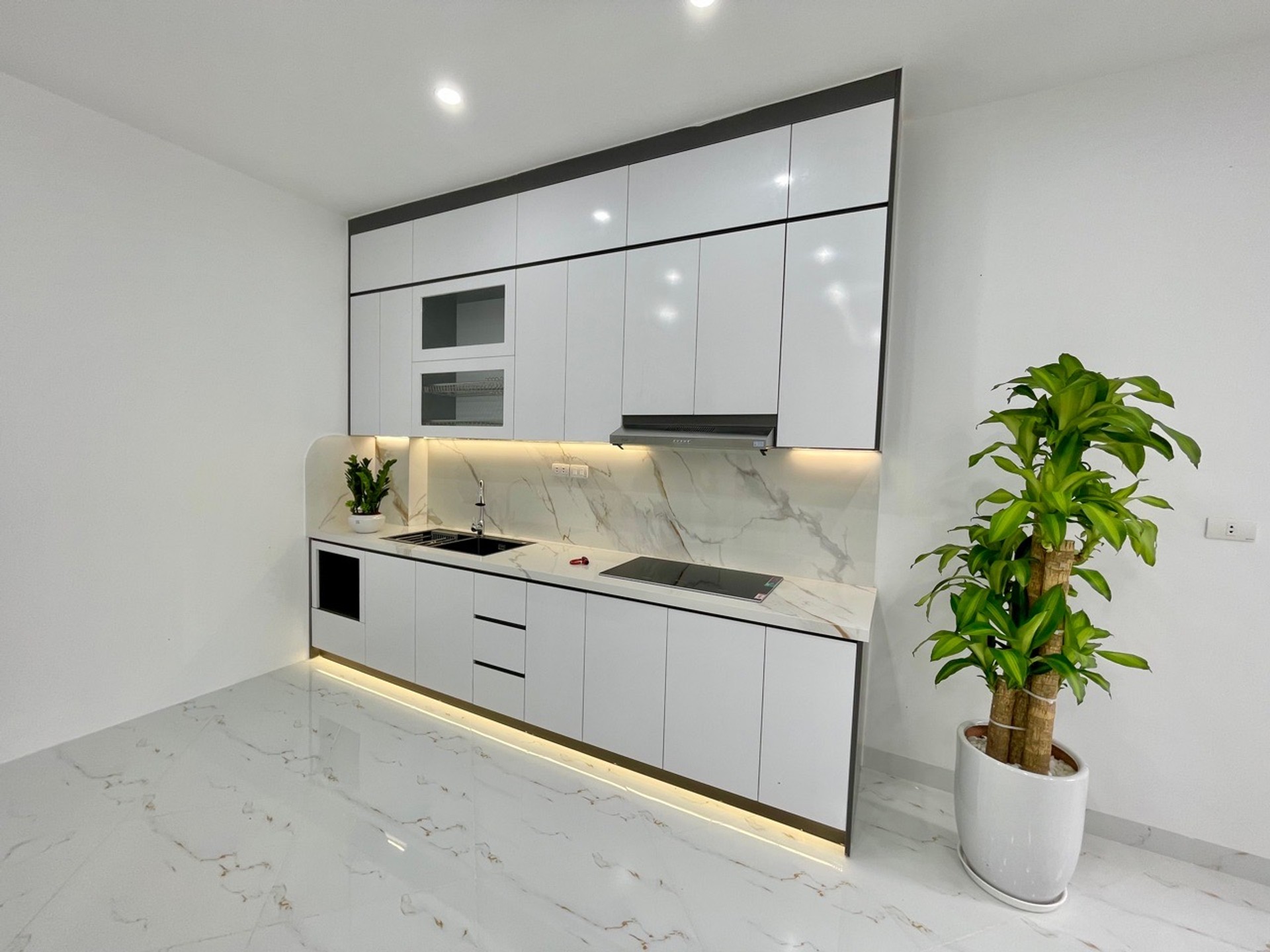 Bán nhà Bùi Xương Trạch - diện tích 33m2 4 tầng - Ô TÔ ĐẬU CỔNG QUA NHÀ - giá 4,5 tỷ