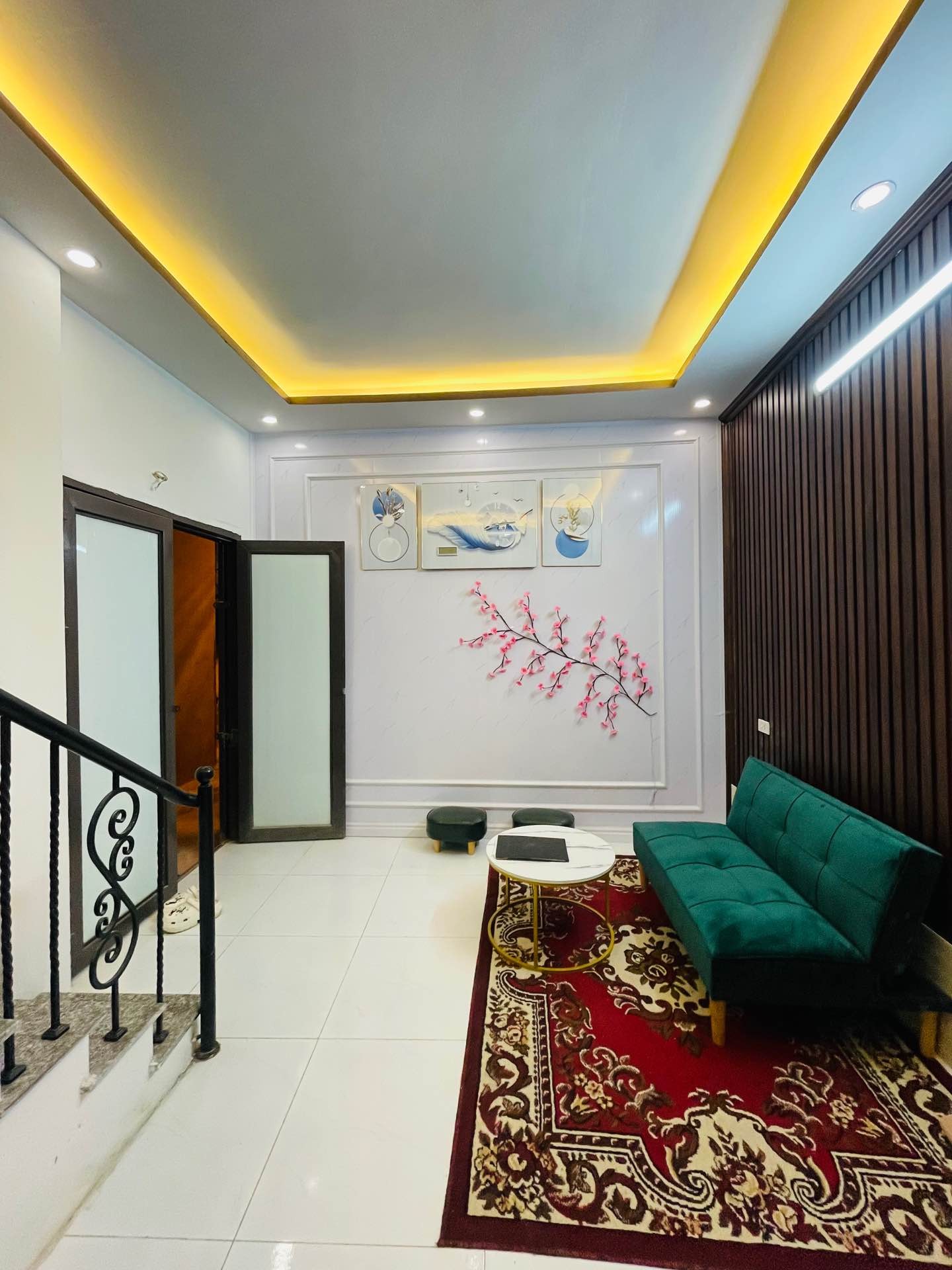 Bán nhà Đông Thiên - diện tích 18m2 3 tầng - Nhà đẹp như mới - giá 2,8 tỷ