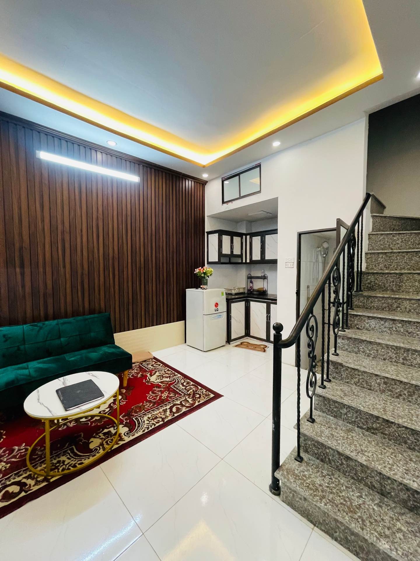Bán nhà Đông Thiên - diện tích 18m2 3 tầng - Nhà đẹp như mới - giá 2,8 tỷ