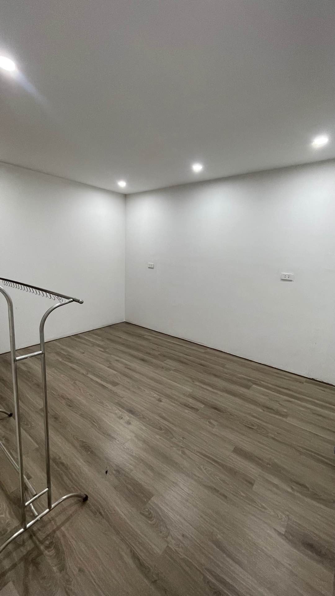 Bán nhà Đông Thiên - diện tích 18m2 3 tầng - Nhà đẹp như mới - giá 2,8 tỷ