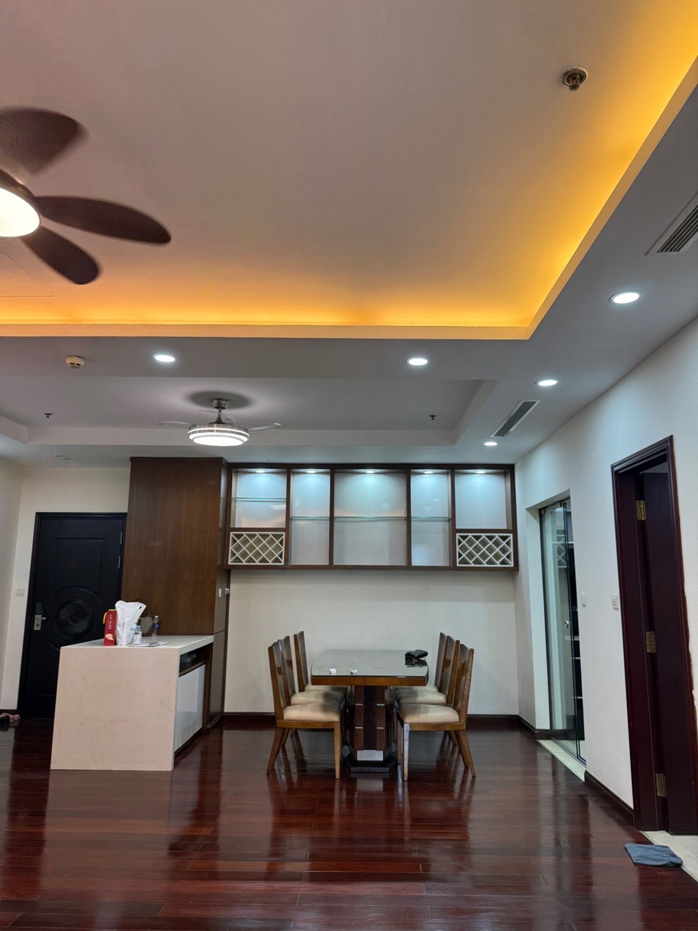 Bán nhà Nguyễn Trãi - diện tích 120m2 11 tầng - Căn hộ cao cấp - giá 18 tỷ