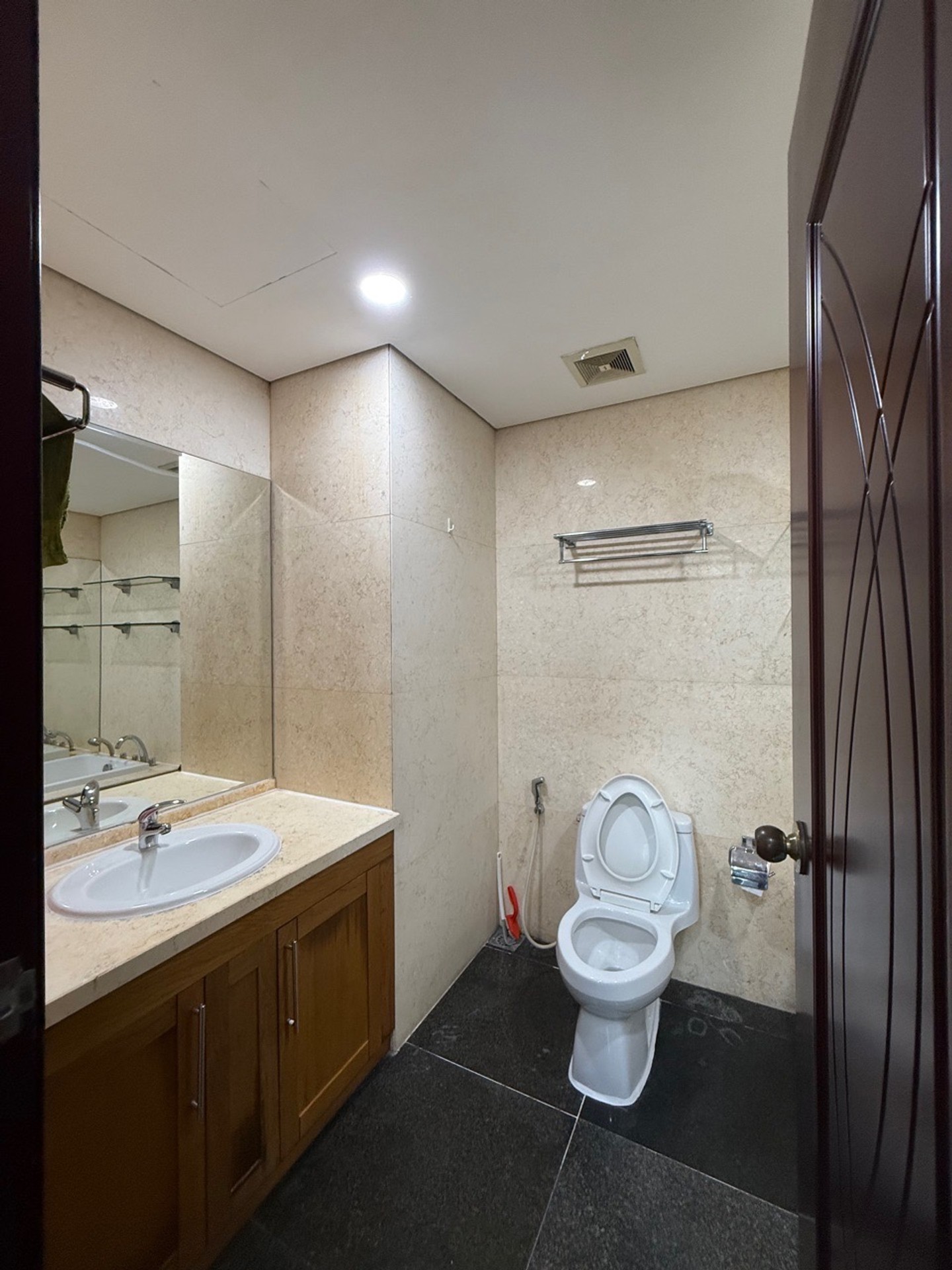 Bán nhà Nguyễn Trãi - diện tích 120m2 11 tầng - Căn hộ cao cấp - giá 18 tỷ