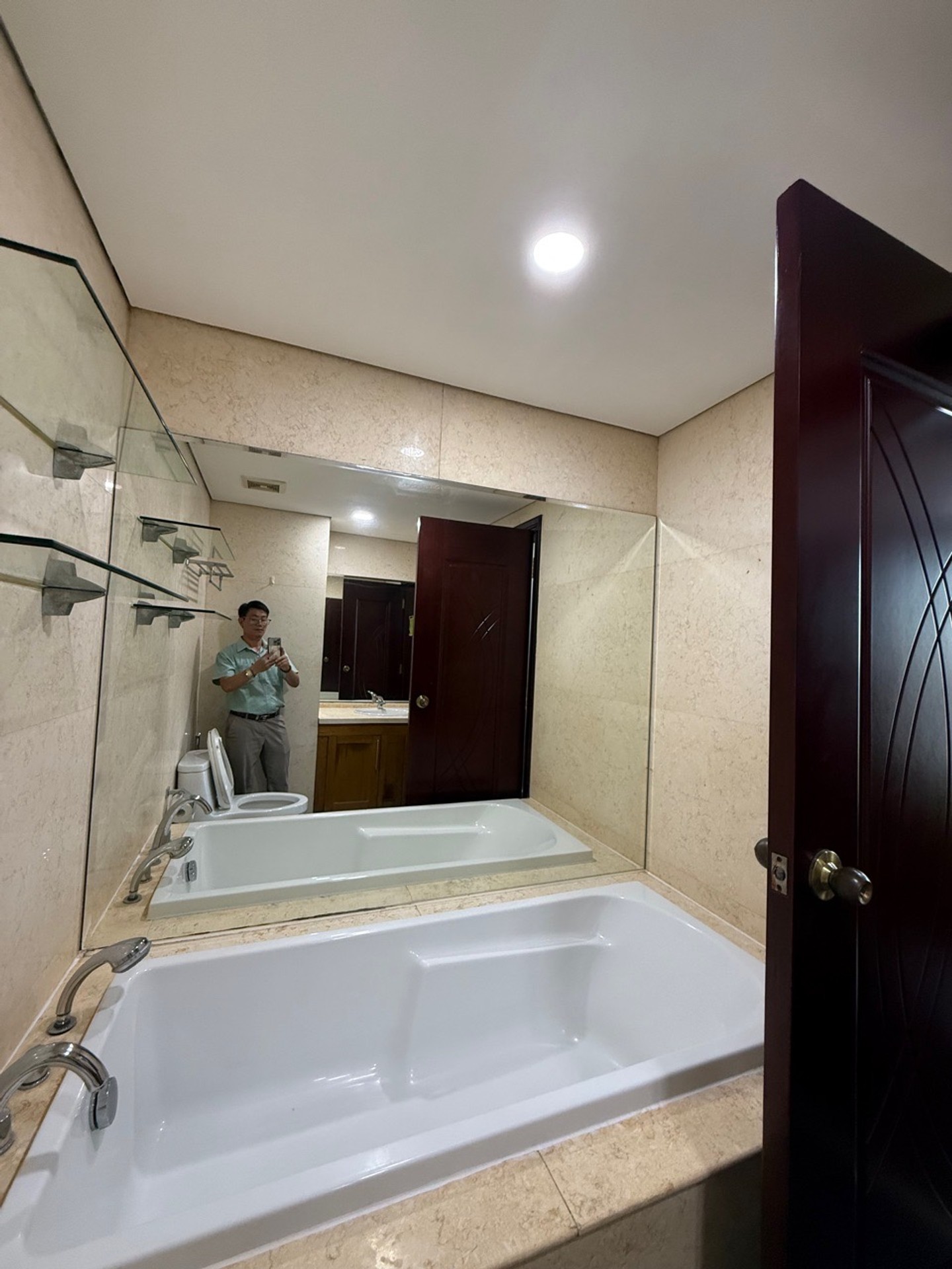 Bán nhà Nguyễn Trãi - diện tích 120m2 11 tầng - Căn hộ cao cấp - giá 18 tỷ
