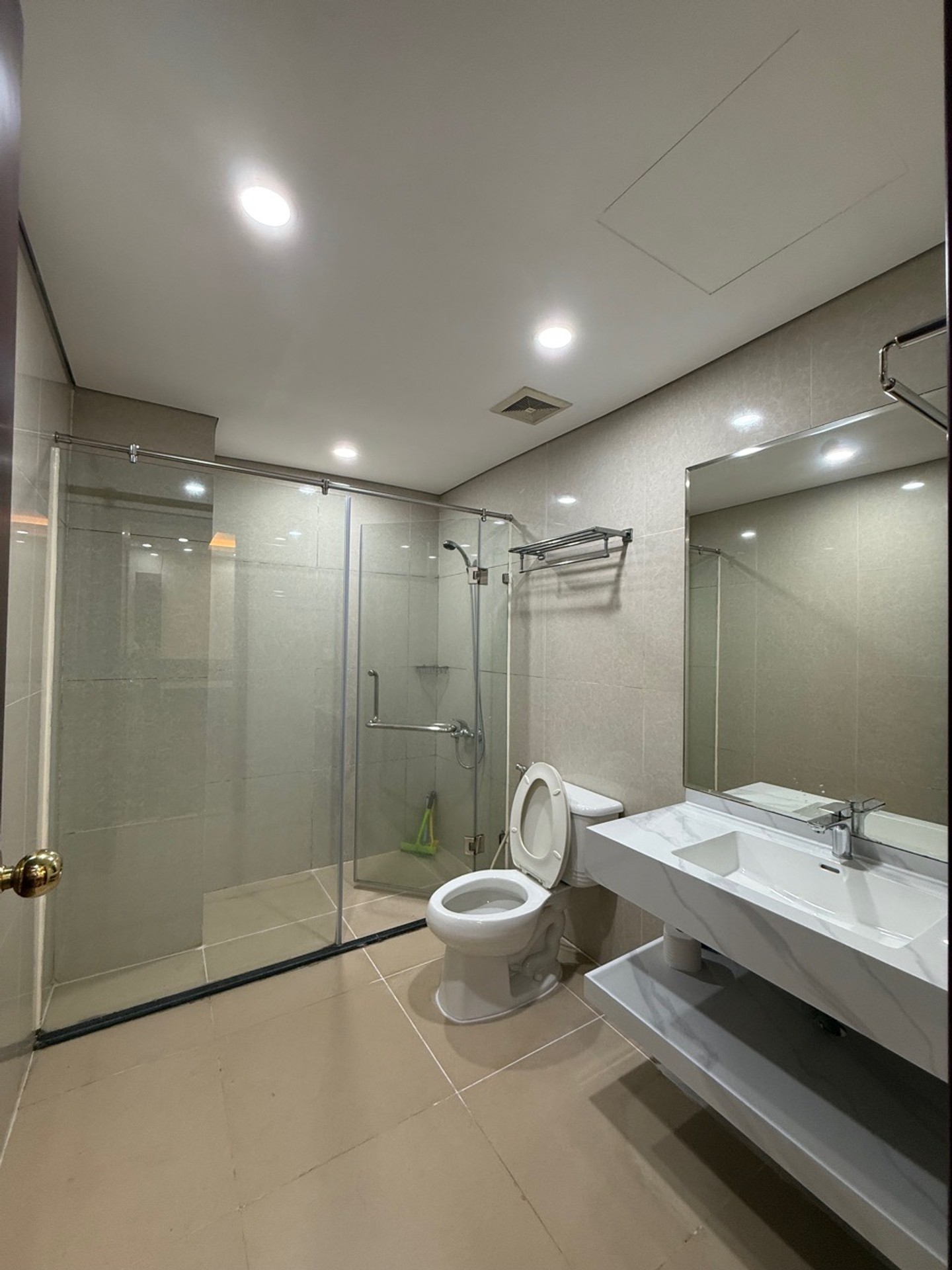 Bán nhà Nguyễn Trãi - diện tích 120m2 11 tầng - Căn hộ cao cấp - giá 18 tỷ