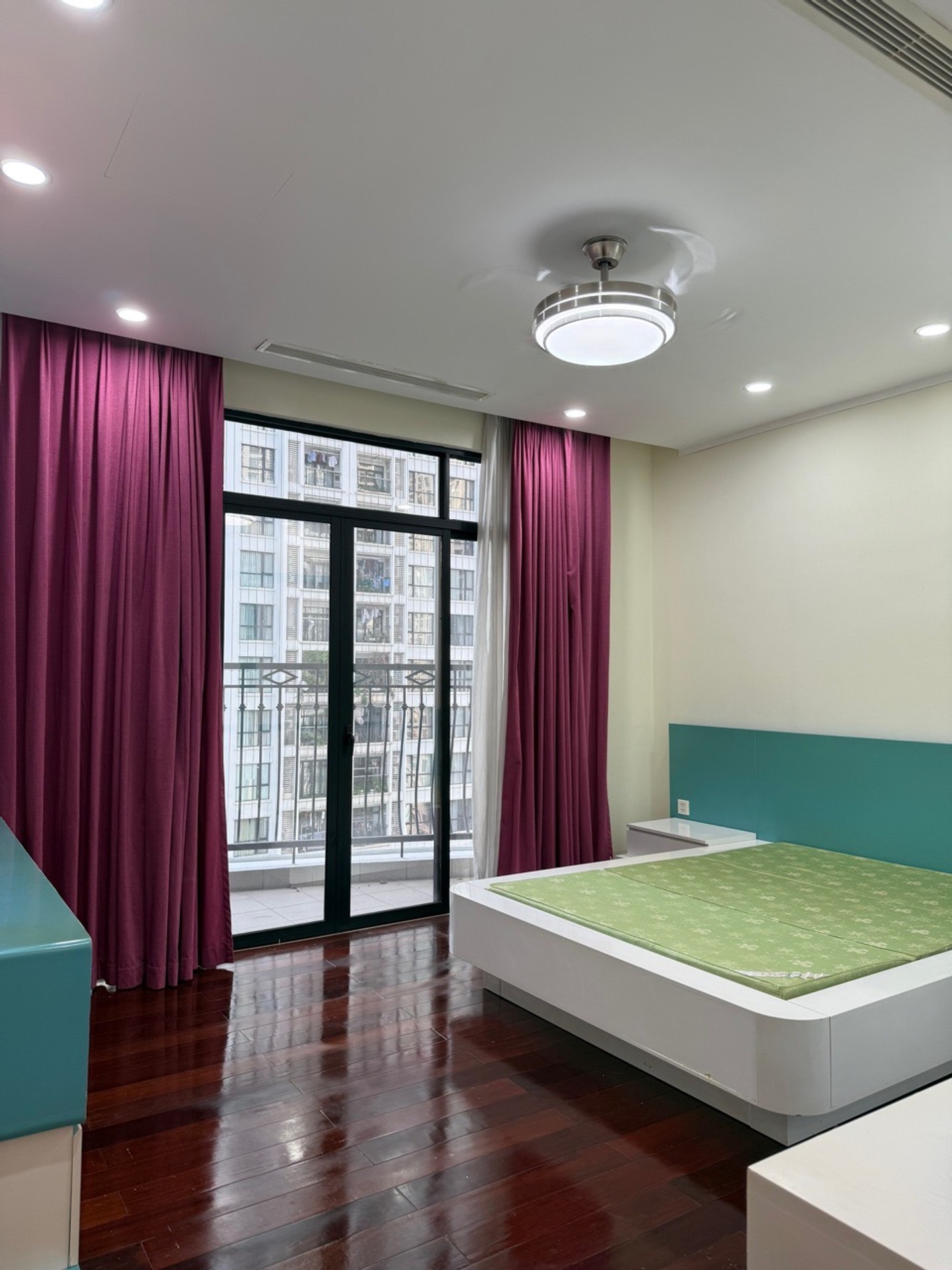 Bán nhà Nguyễn Trãi - diện tích 120m2 11 tầng - Căn hộ cao cấp - giá 18 tỷ