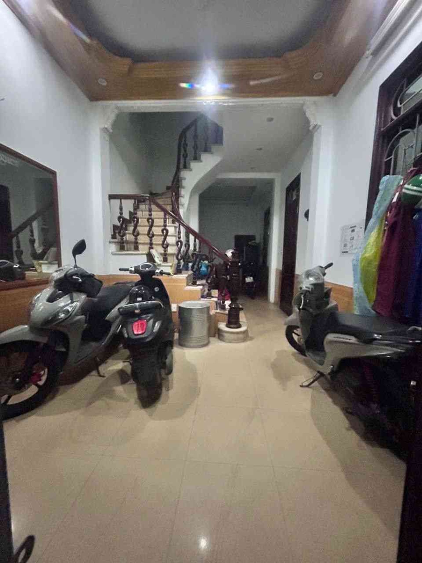 Bán nhà Ngõ Hoà Bình - diện tích 31m2 4 tầng - Lô góc hai mặt thoáng - giá 8,5 tỷ