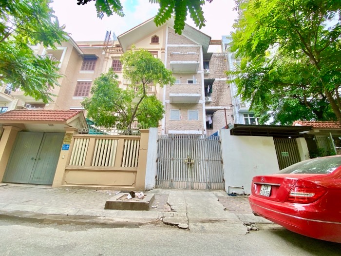 Bán nhà Phùng Khoang - diện tích 131m2 5 tầng - Ô tô tránh - giá 31 tỷ